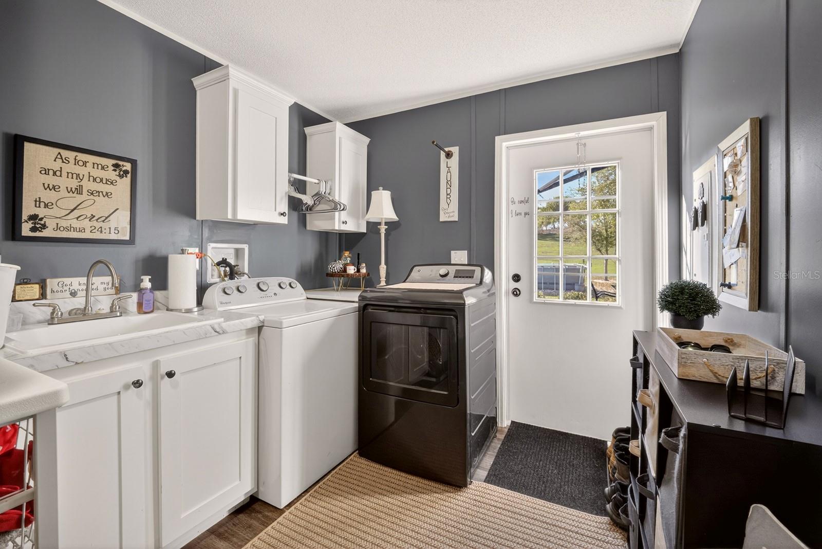 Image 32 of 60 For 8013 Sergeant Pepper Dr