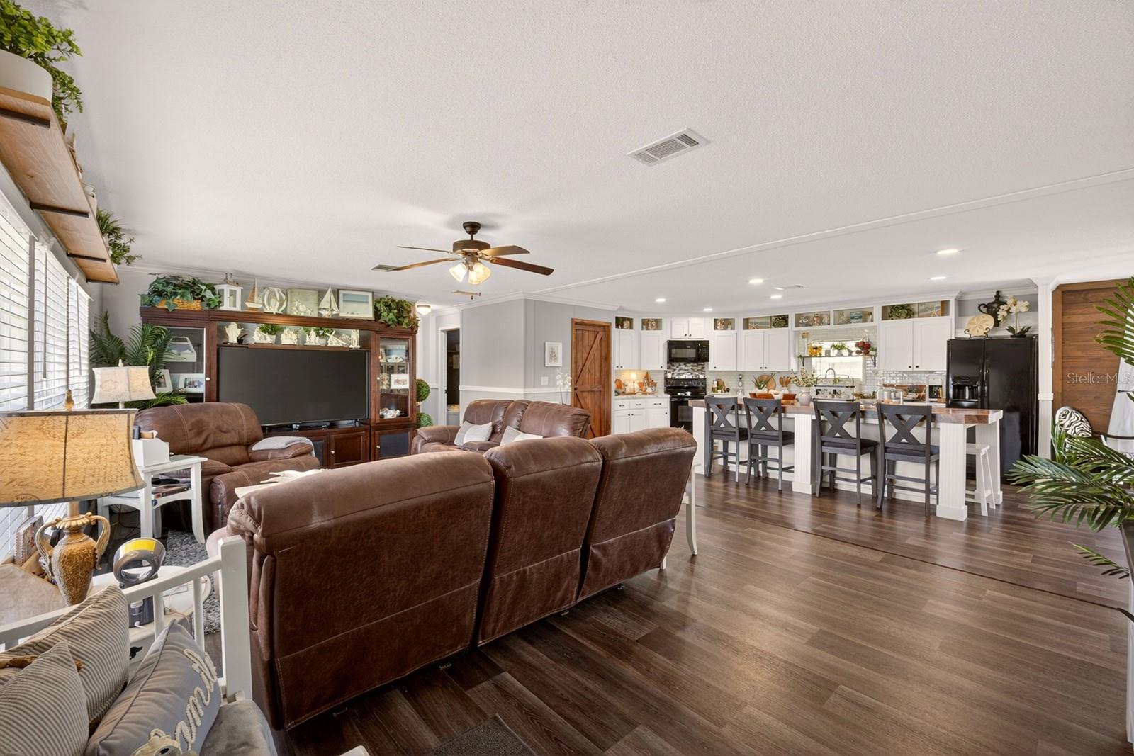 Image 8 of 60 For 8013 Sergeant Pepper Dr