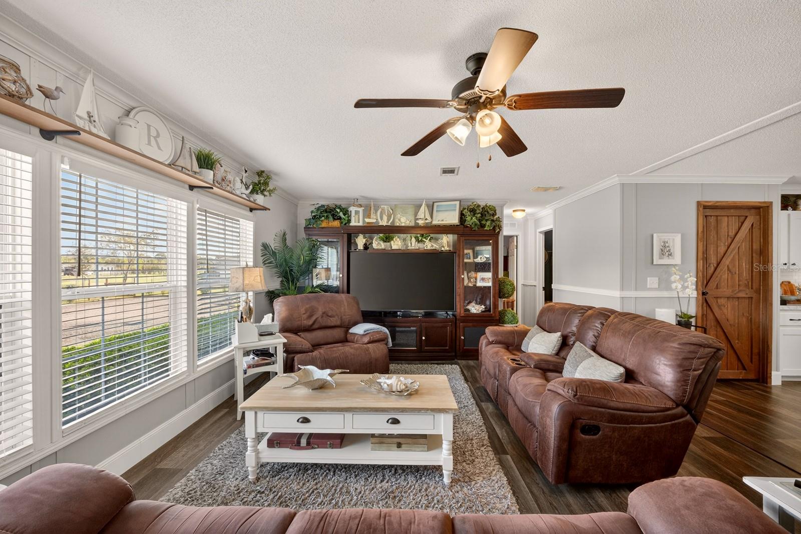 Image 9 of 60 For 8013 Sergeant Pepper Dr