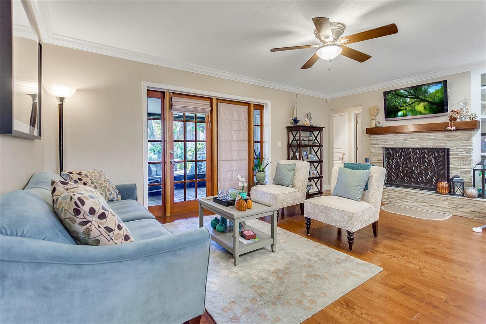 Image 13 of 24 For 952 Fairway Drive