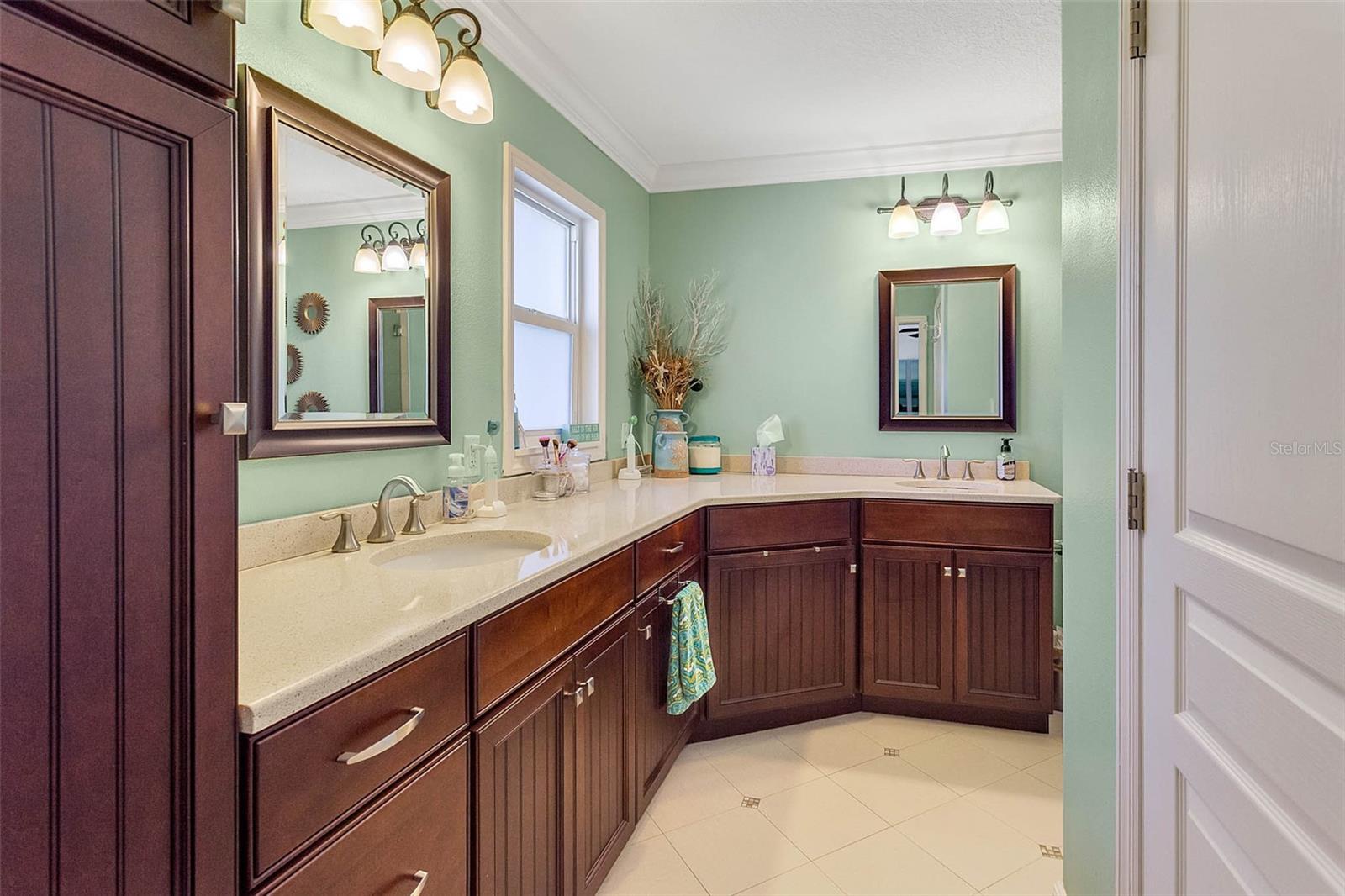 Image 15 of 24 For 952 Fairway Drive