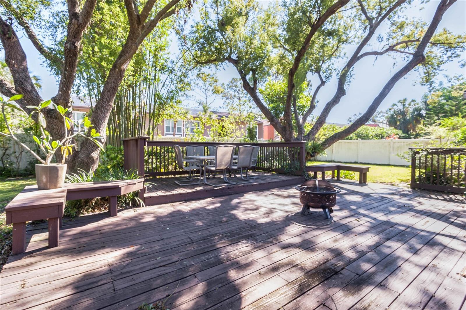 Image 20 of 24 For 952 Fairway Drive