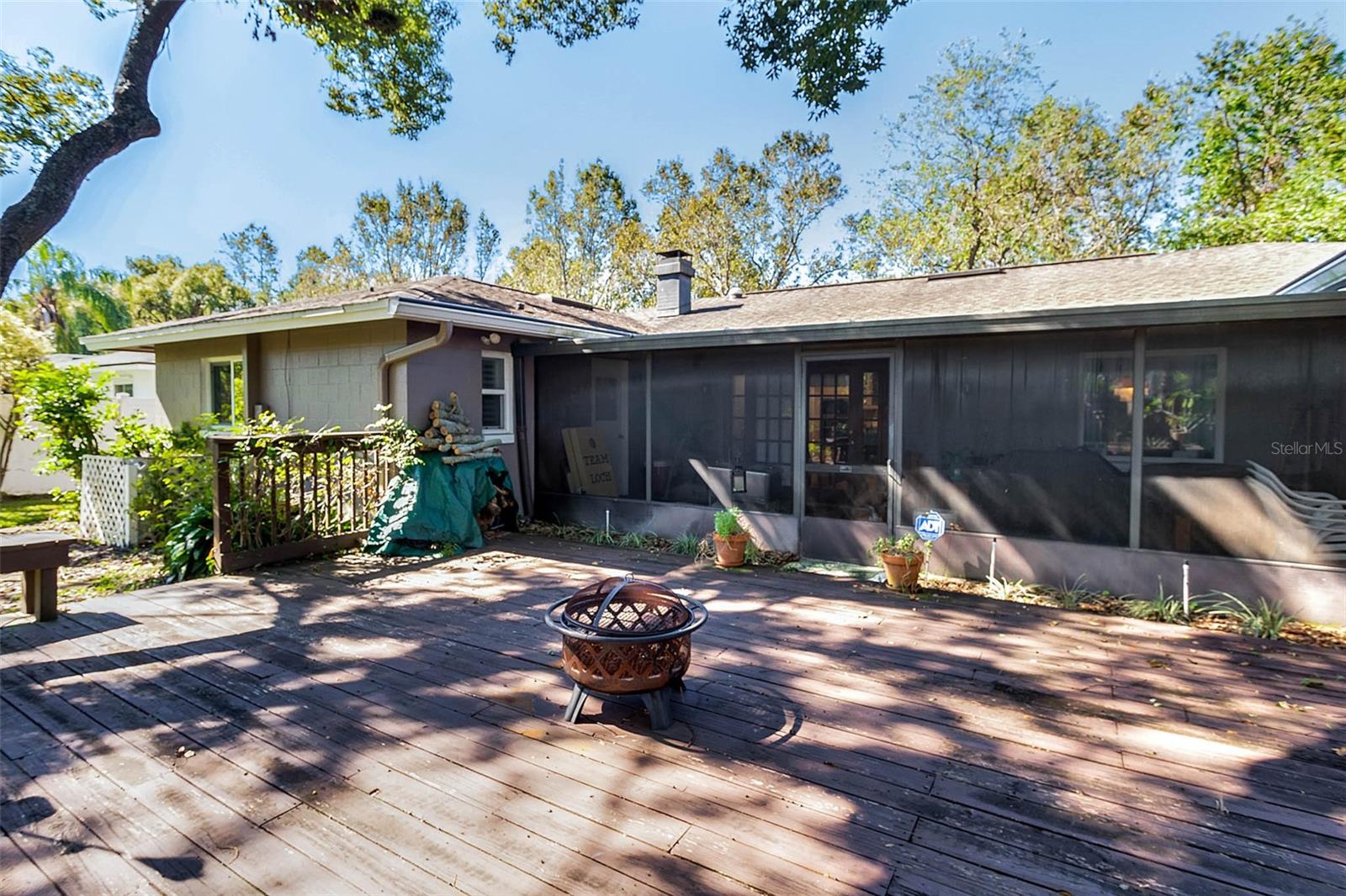 Image 21 of 24 For 952 Fairway Drive