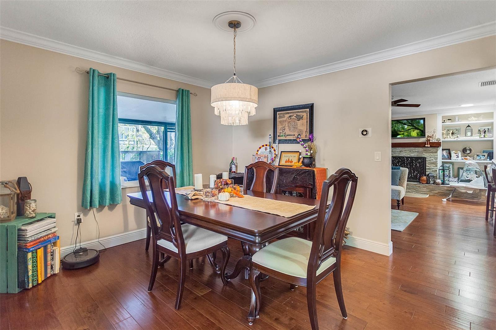 Image 7 of 24 For 952 Fairway Drive