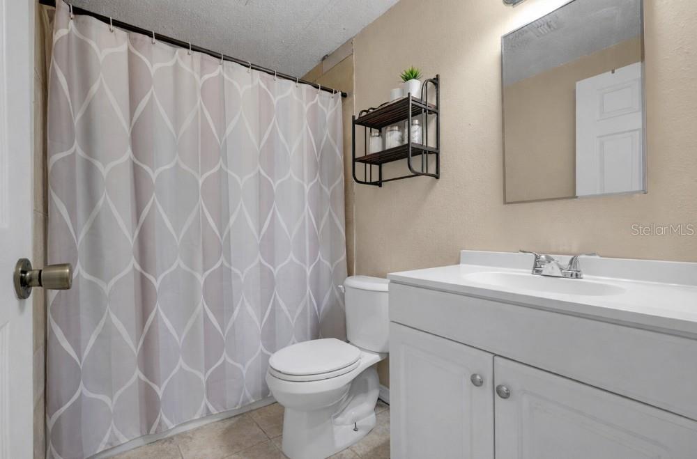 Image 5 of 15 For 1009 Hazzard Avenue