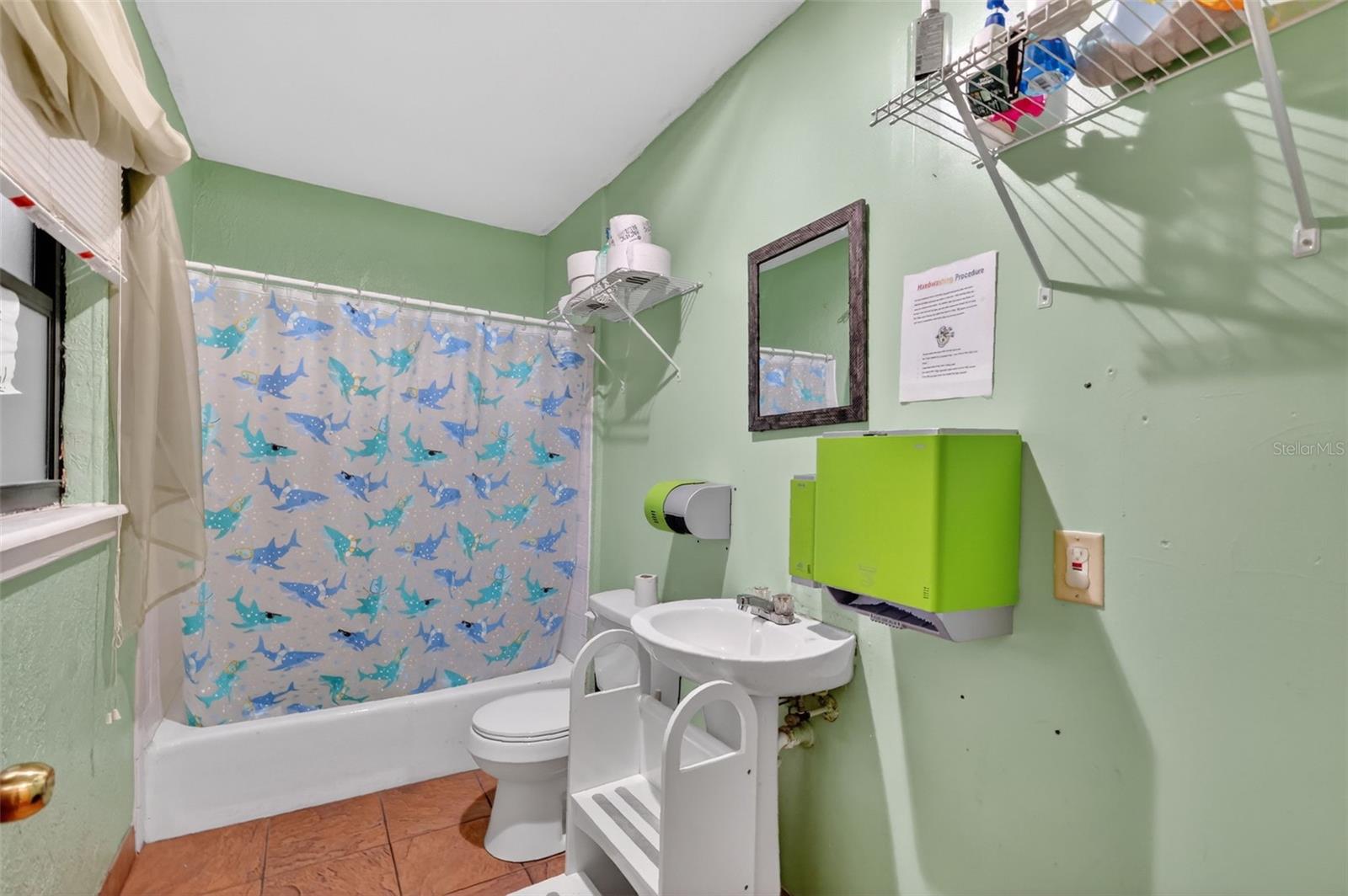 Image 21 of 25 For 4075 Highway 19a