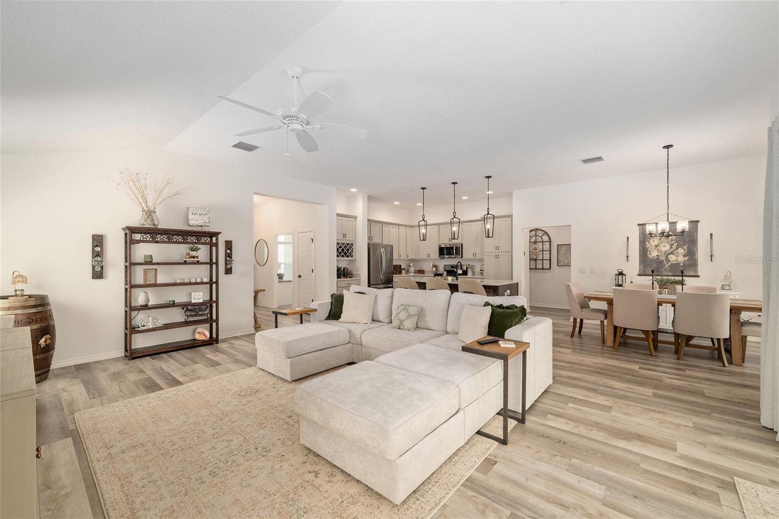 Image 11 of 47 For 1661 Vanbeck Circle