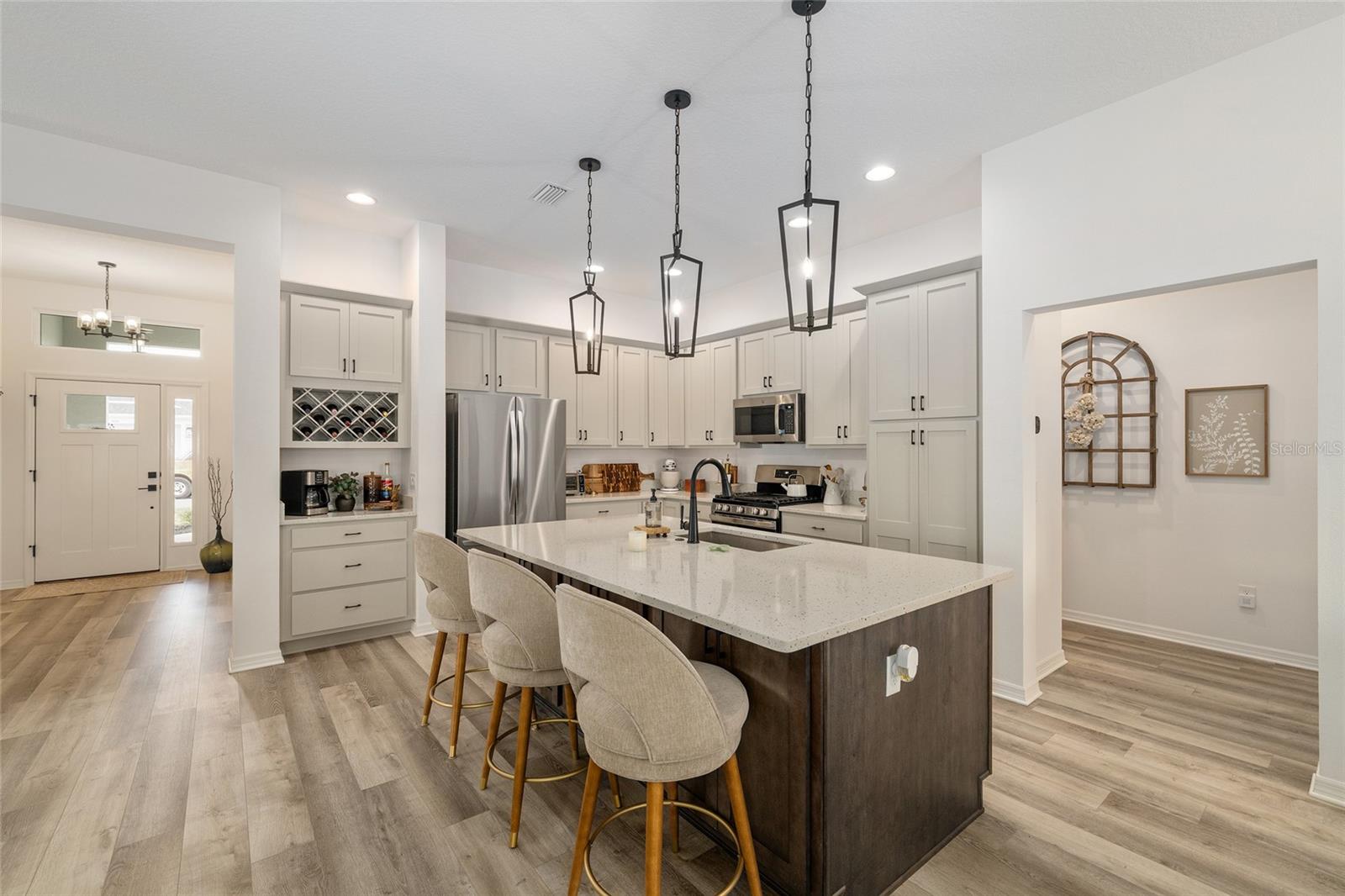 Image 12 of 47 For 1661 Vanbeck Circle