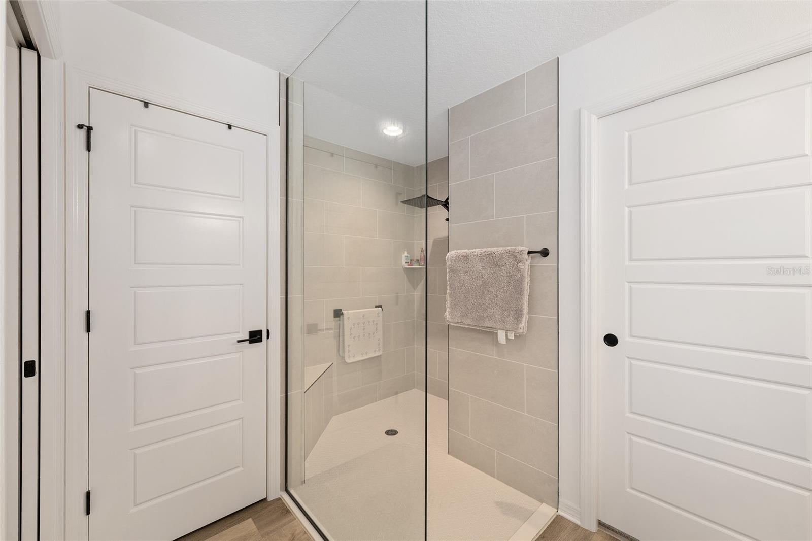 Image 24 of 47 For 1661 Vanbeck Circle