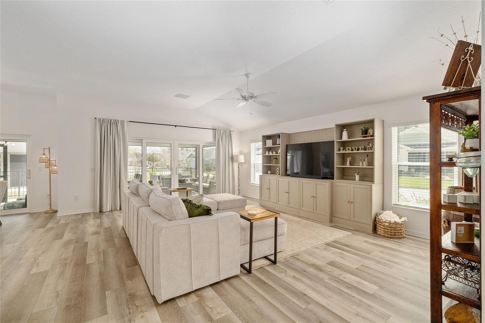 Image 9 of 47 For 1661 Vanbeck Circle