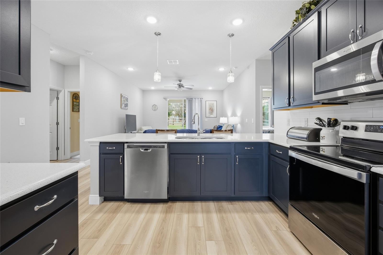 Listing photo id 10 for 5149 107th Loop