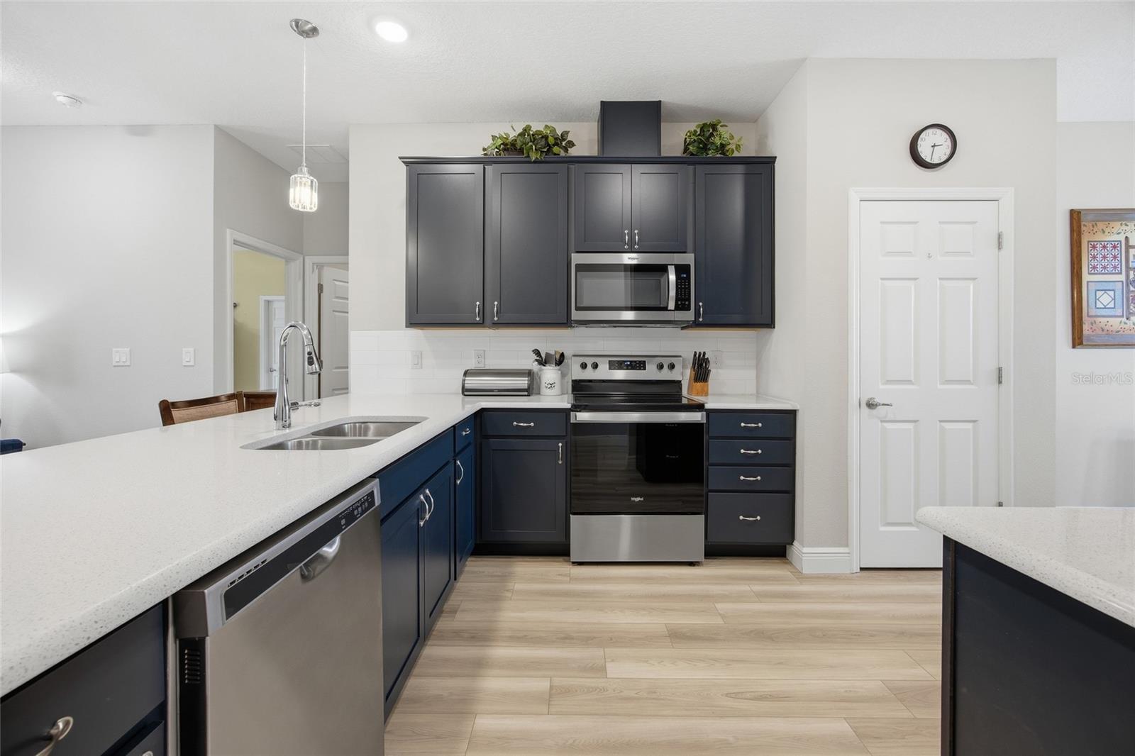 Listing photo id 11 for 5149 107th Loop