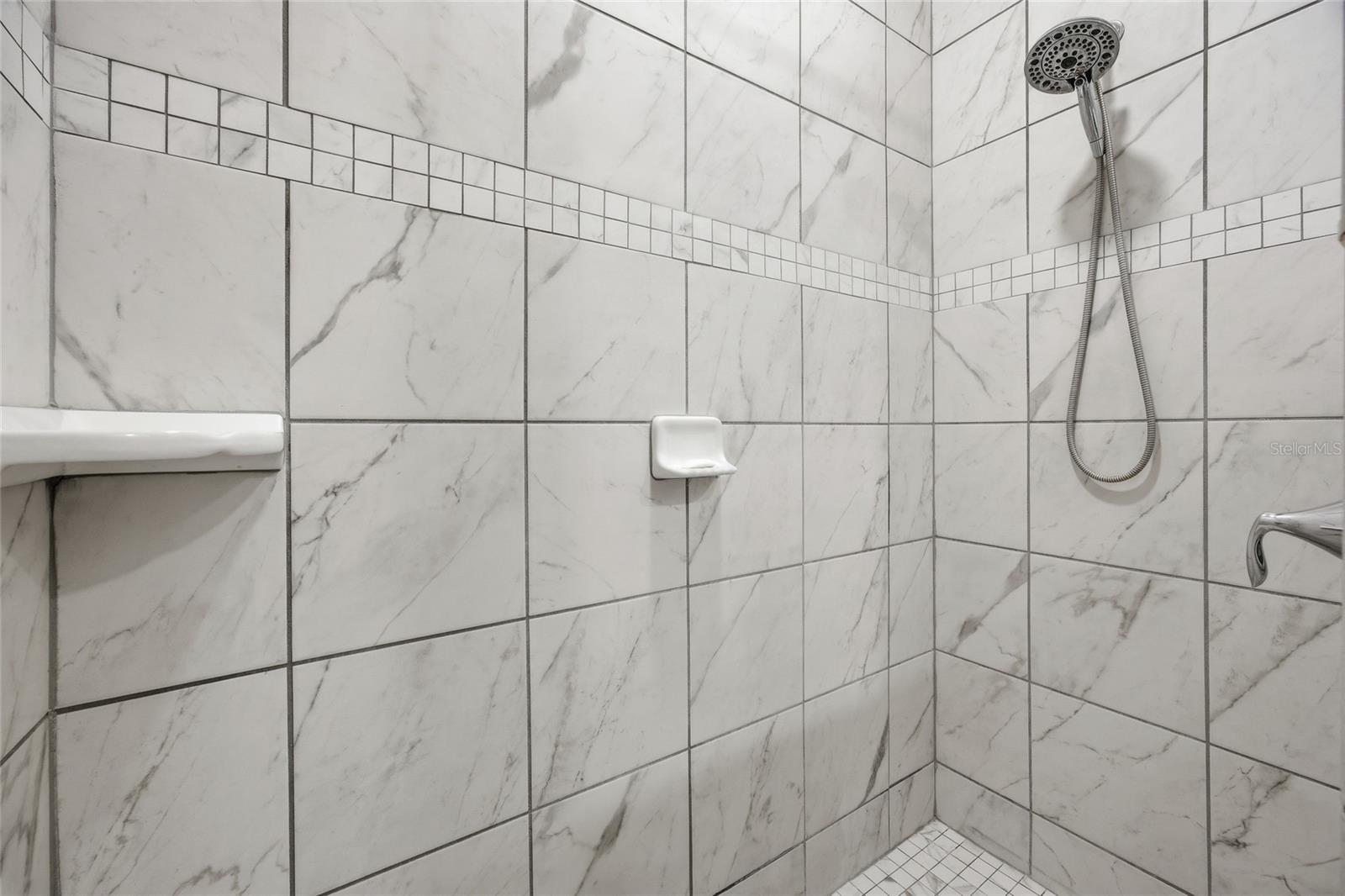 Listing photo id 21 for 5149 107th Loop