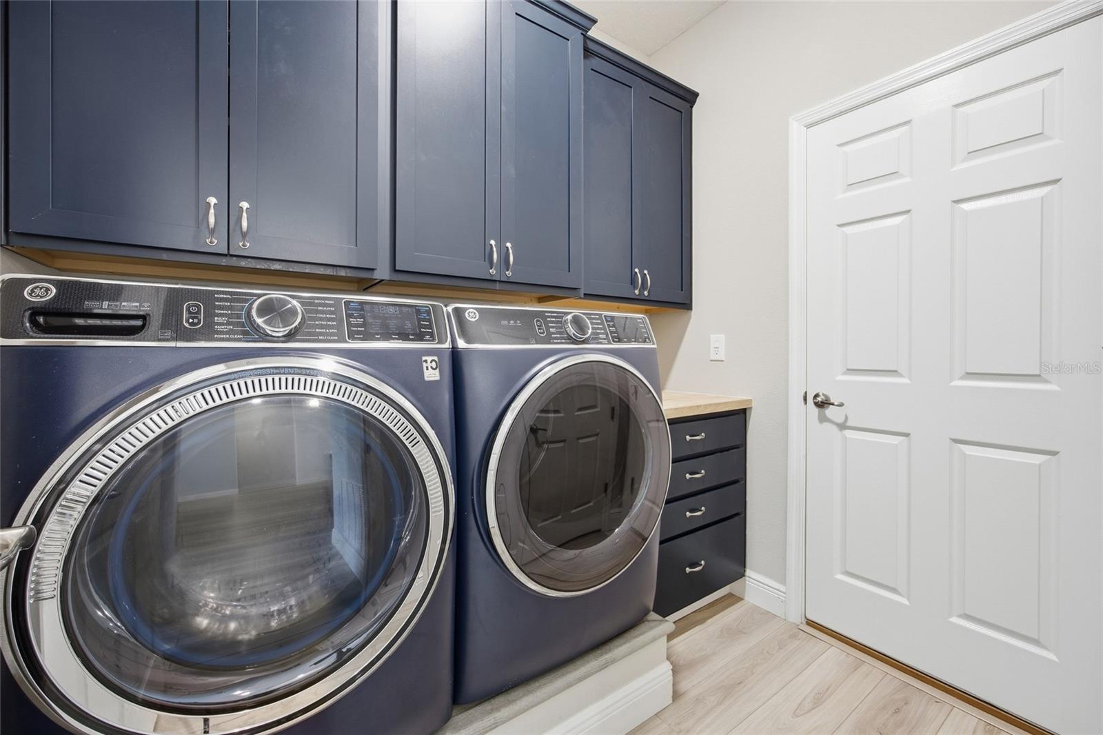 Listing photo id 29 for 5149 107th Loop