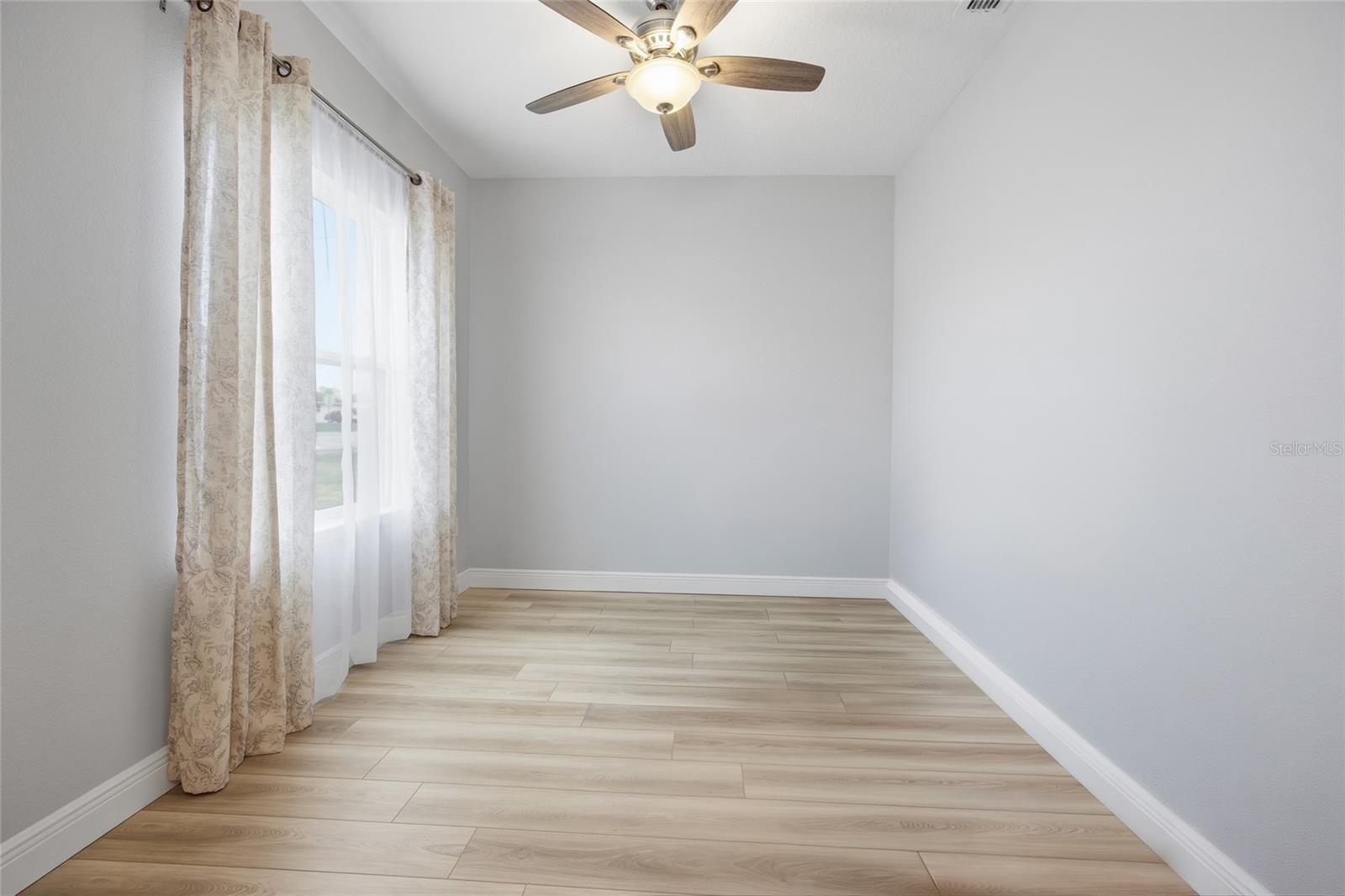 Listing photo id 6 for 5149 107th Loop