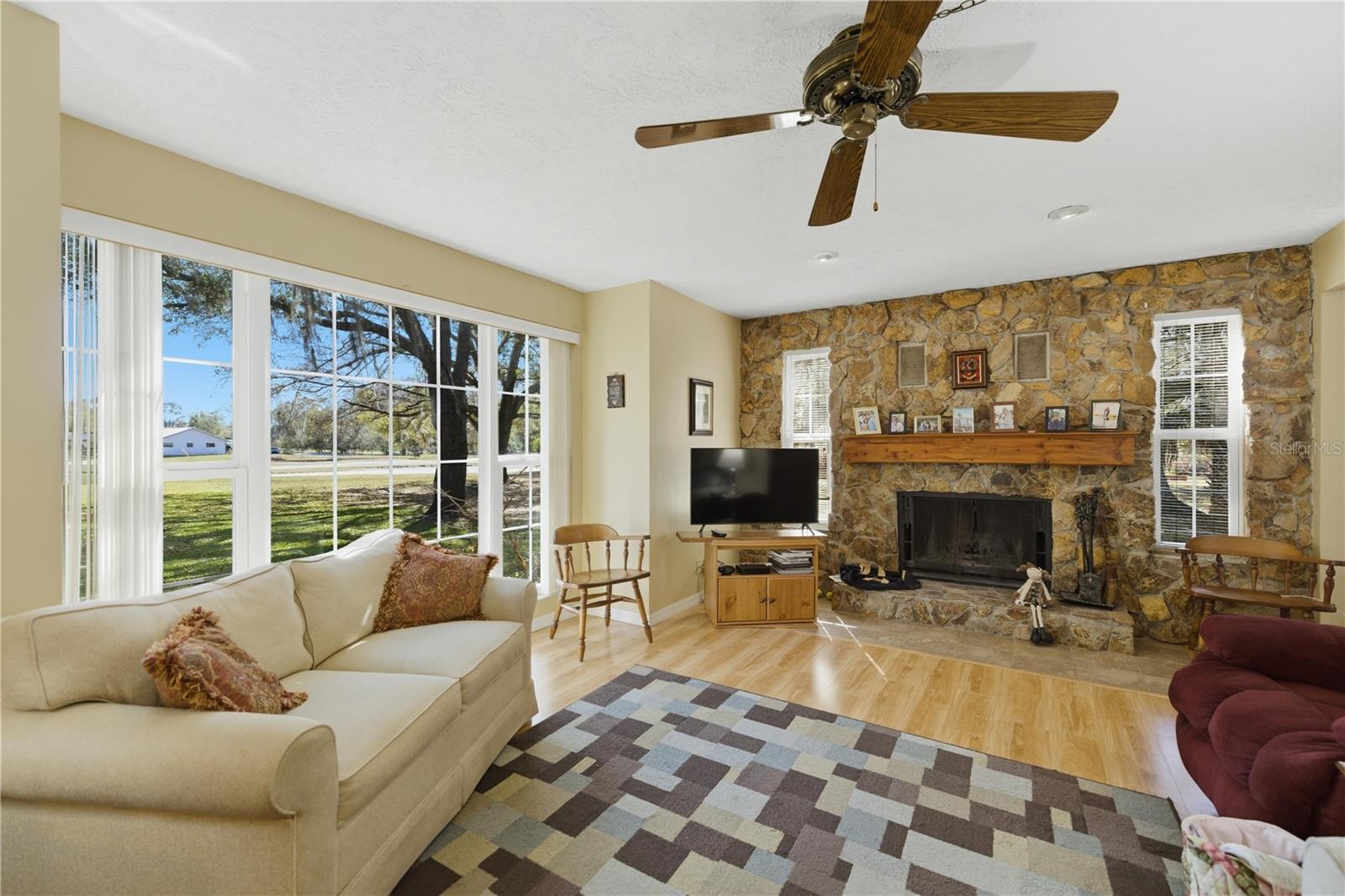 Image 12 of 44 For 49 Archwood Drive