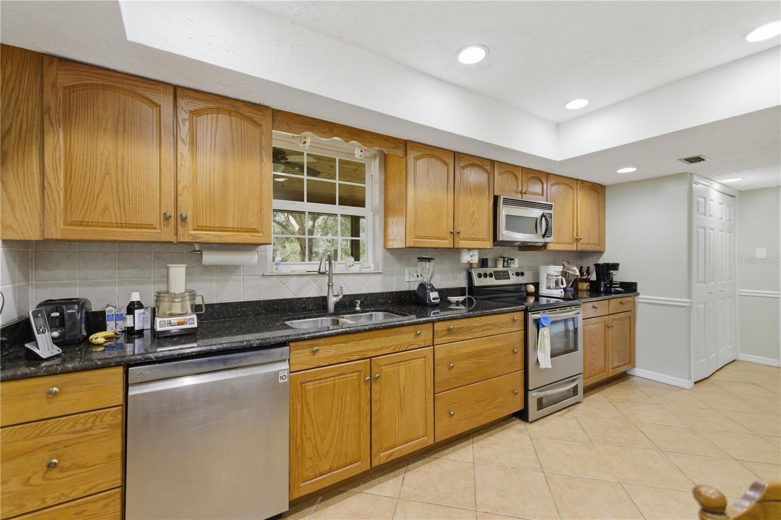 Image 7 of 44 For 49 Archwood Drive