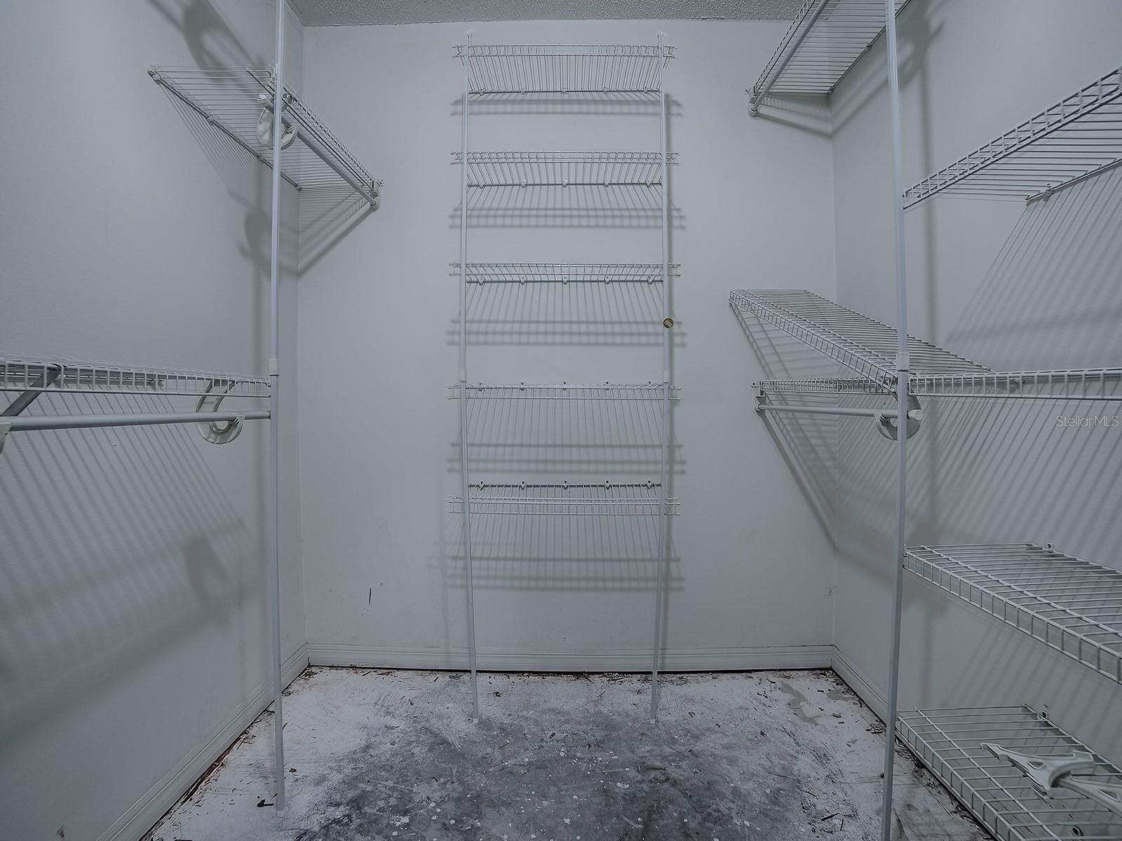 Image 18 of 32 For 912 Sheila Place