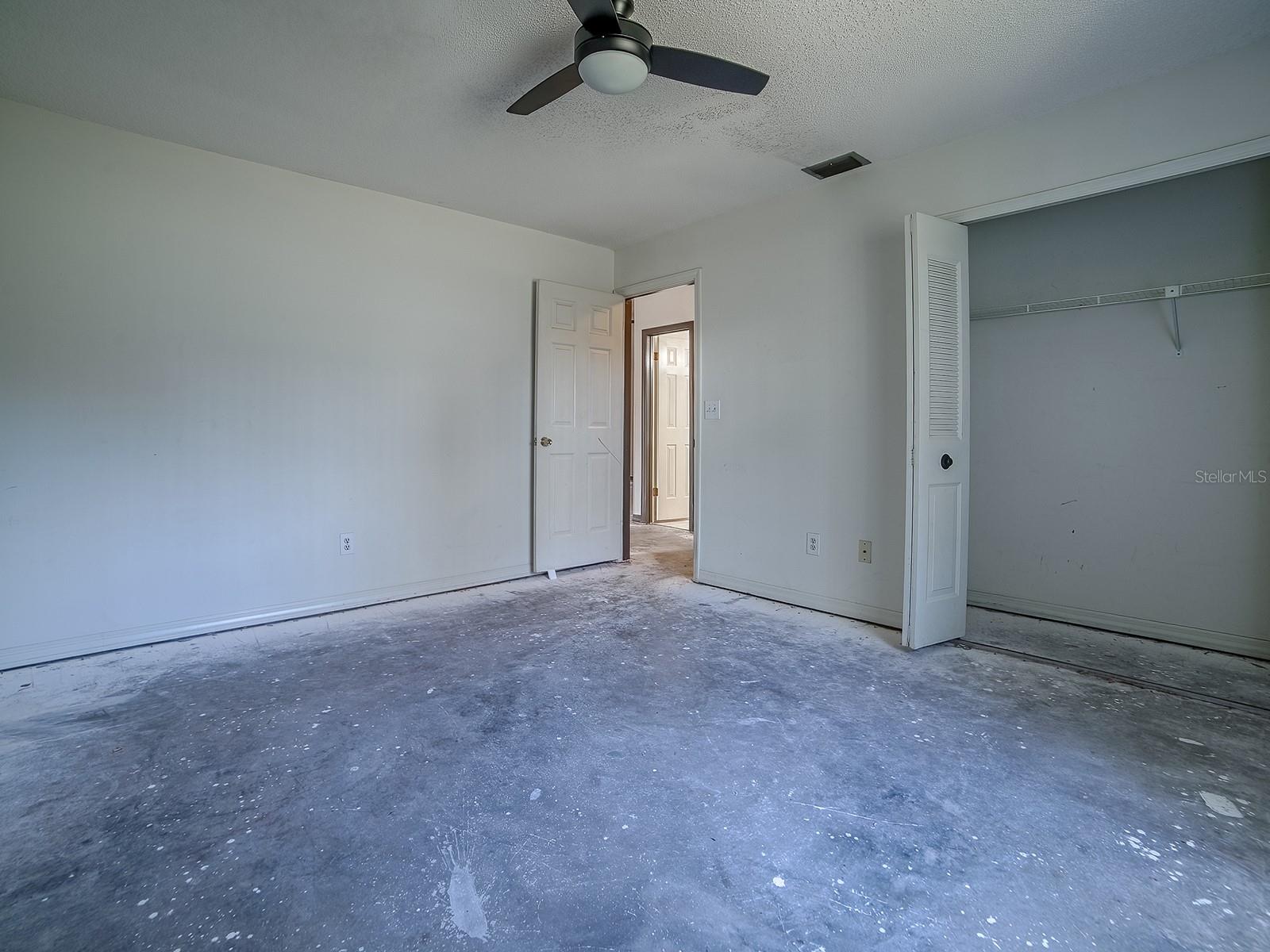 Image 20 of 32 For 912 Sheila Place