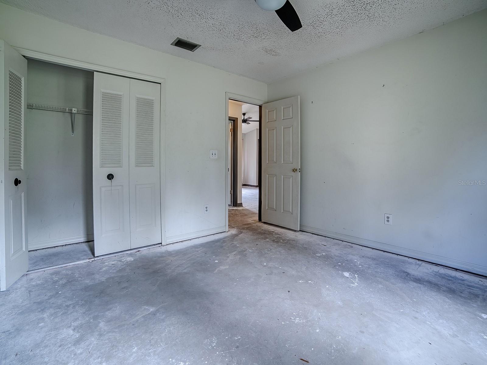 Image 22 of 32 For 912 Sheila Place