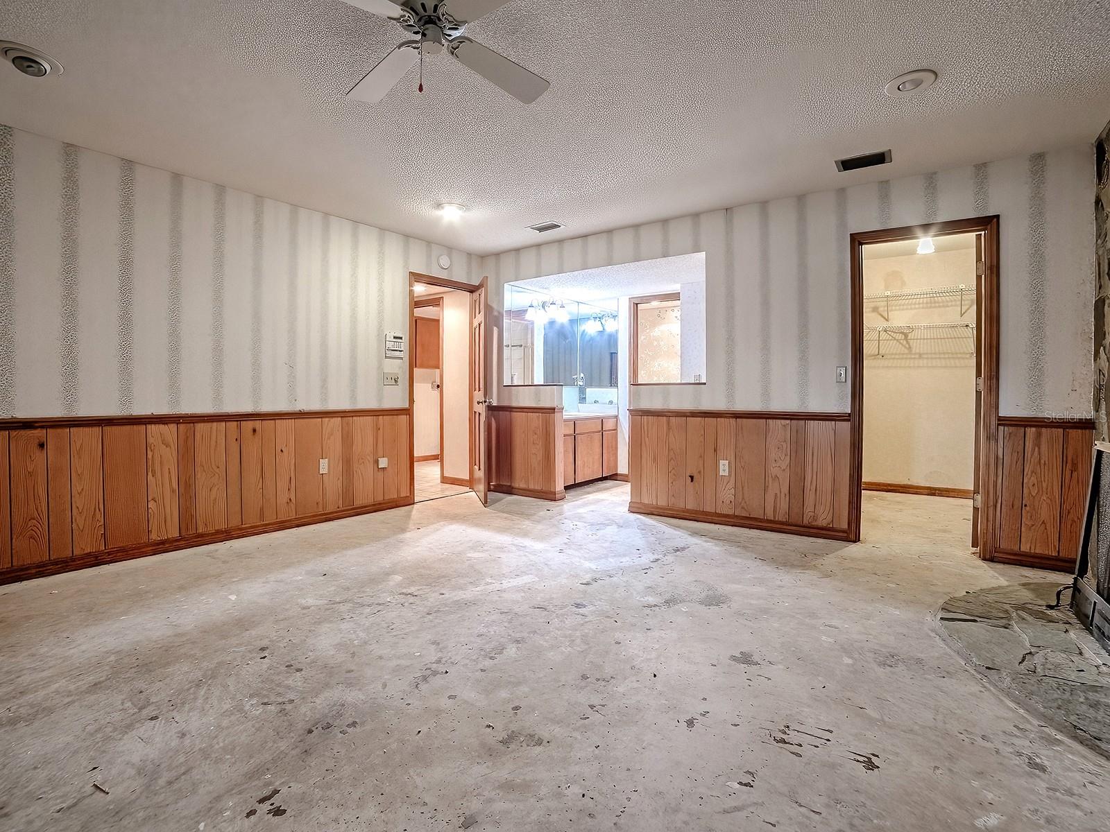 Image 14 of 42 For 913 Sheila Place