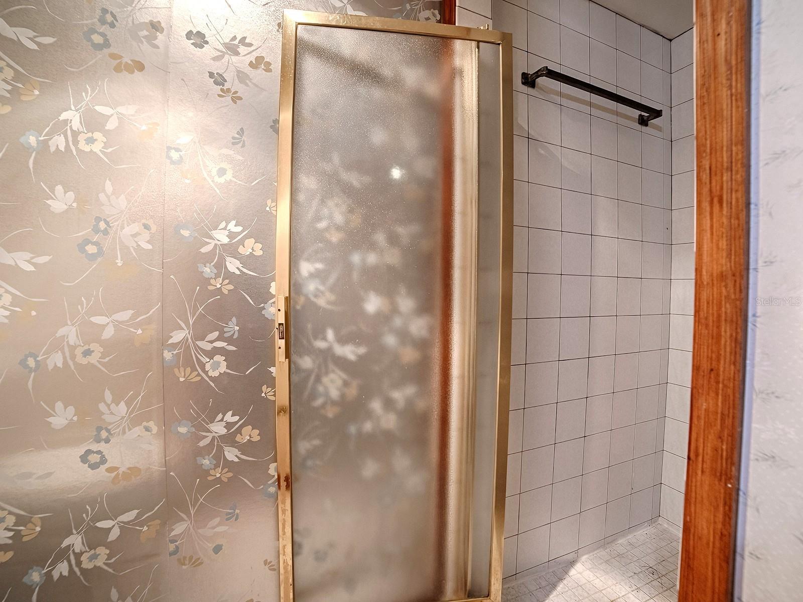 Image 17 of 42 For 913 Sheila Place