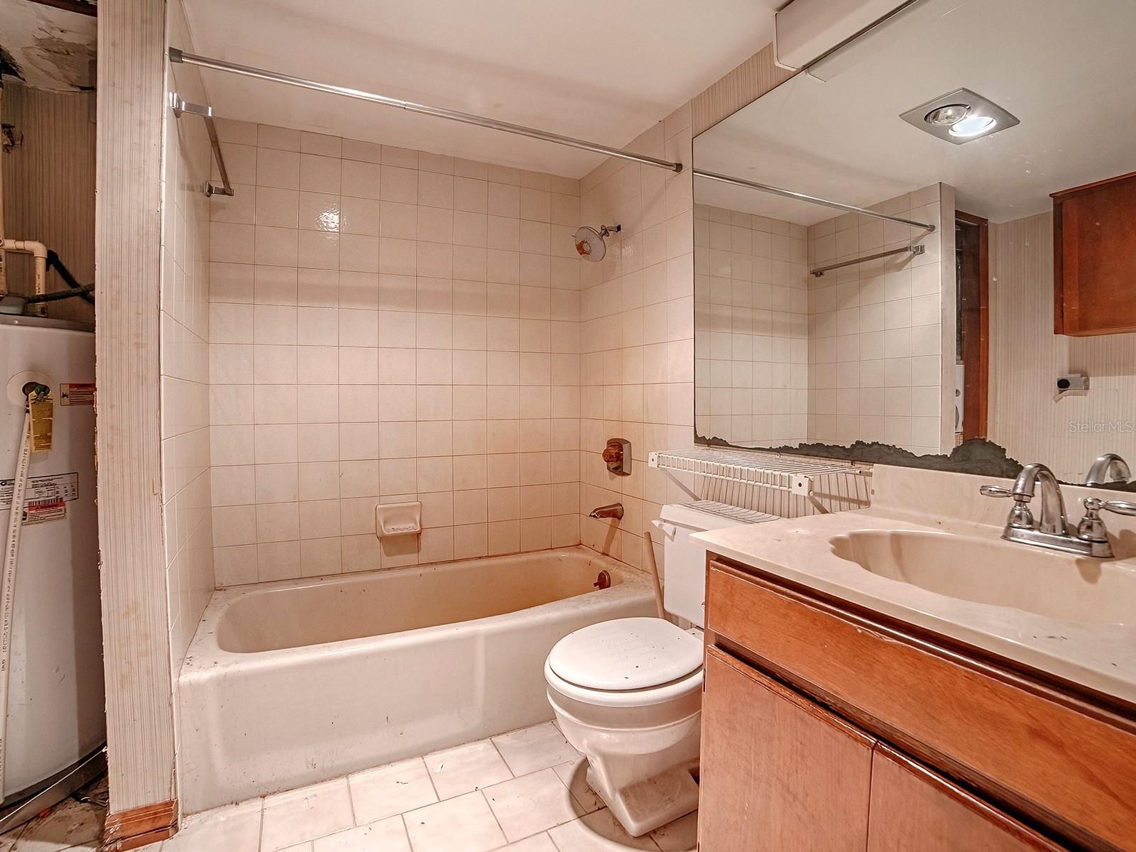 Image 20 of 42 For 913 Sheila Place