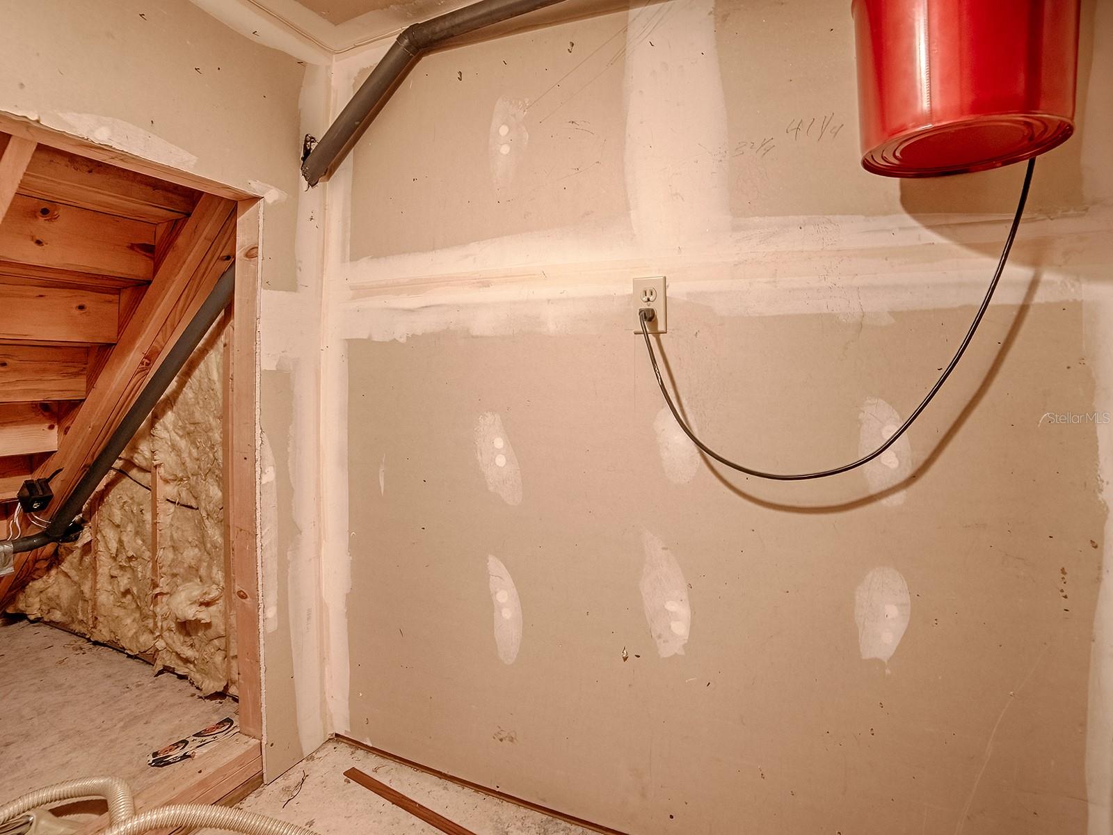 Image 23 of 42 For 913 Sheila Place