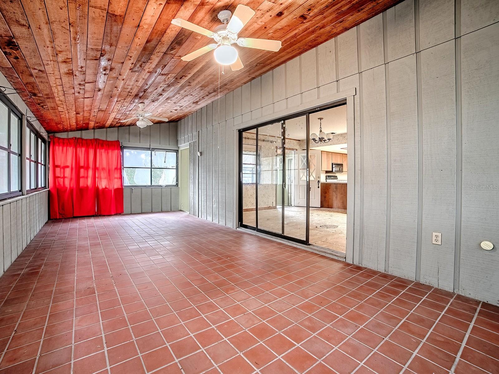 Image 25 of 42 For 913 Sheila Place