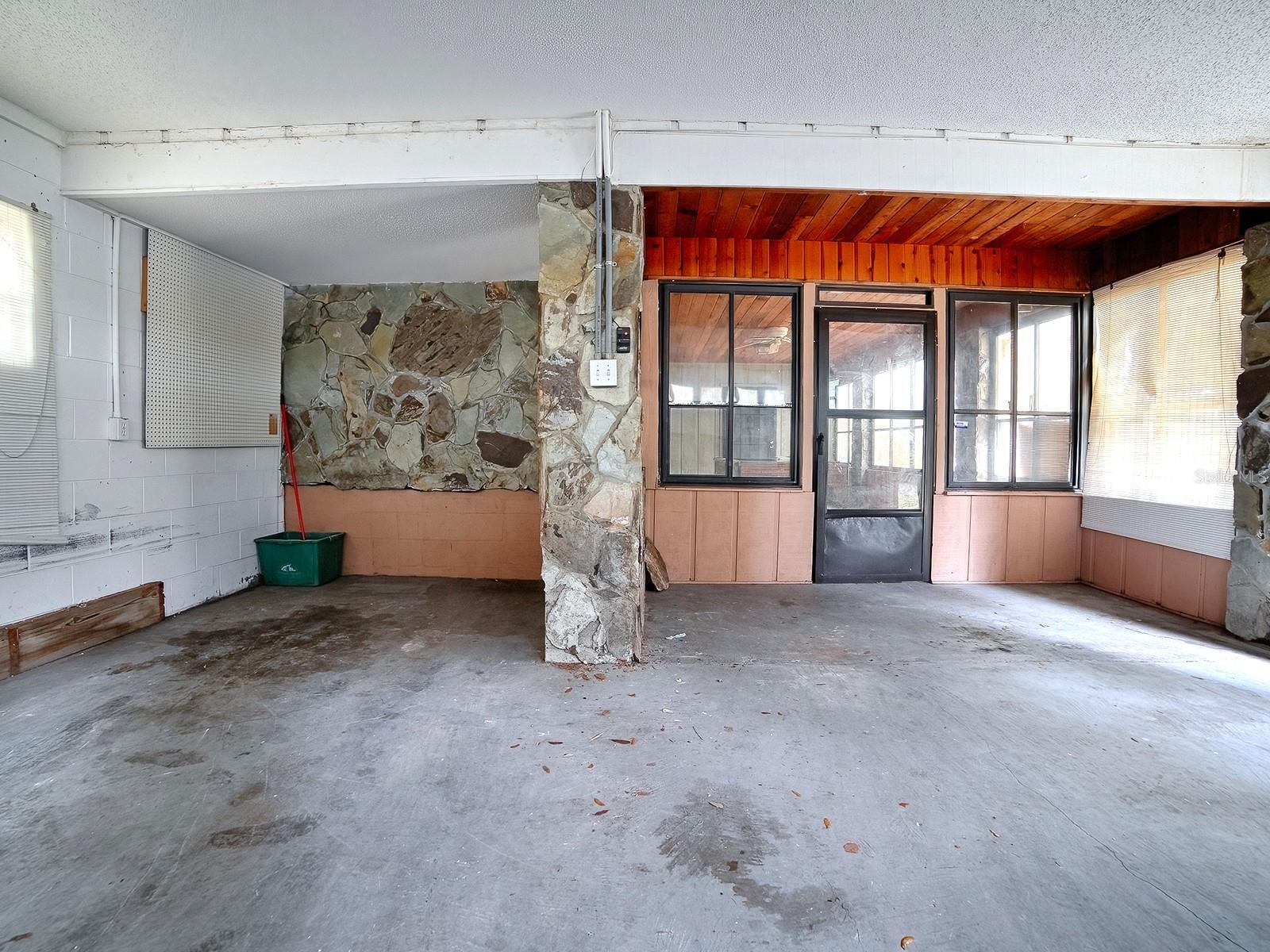 Image 29 of 42 For 913 Sheila Place