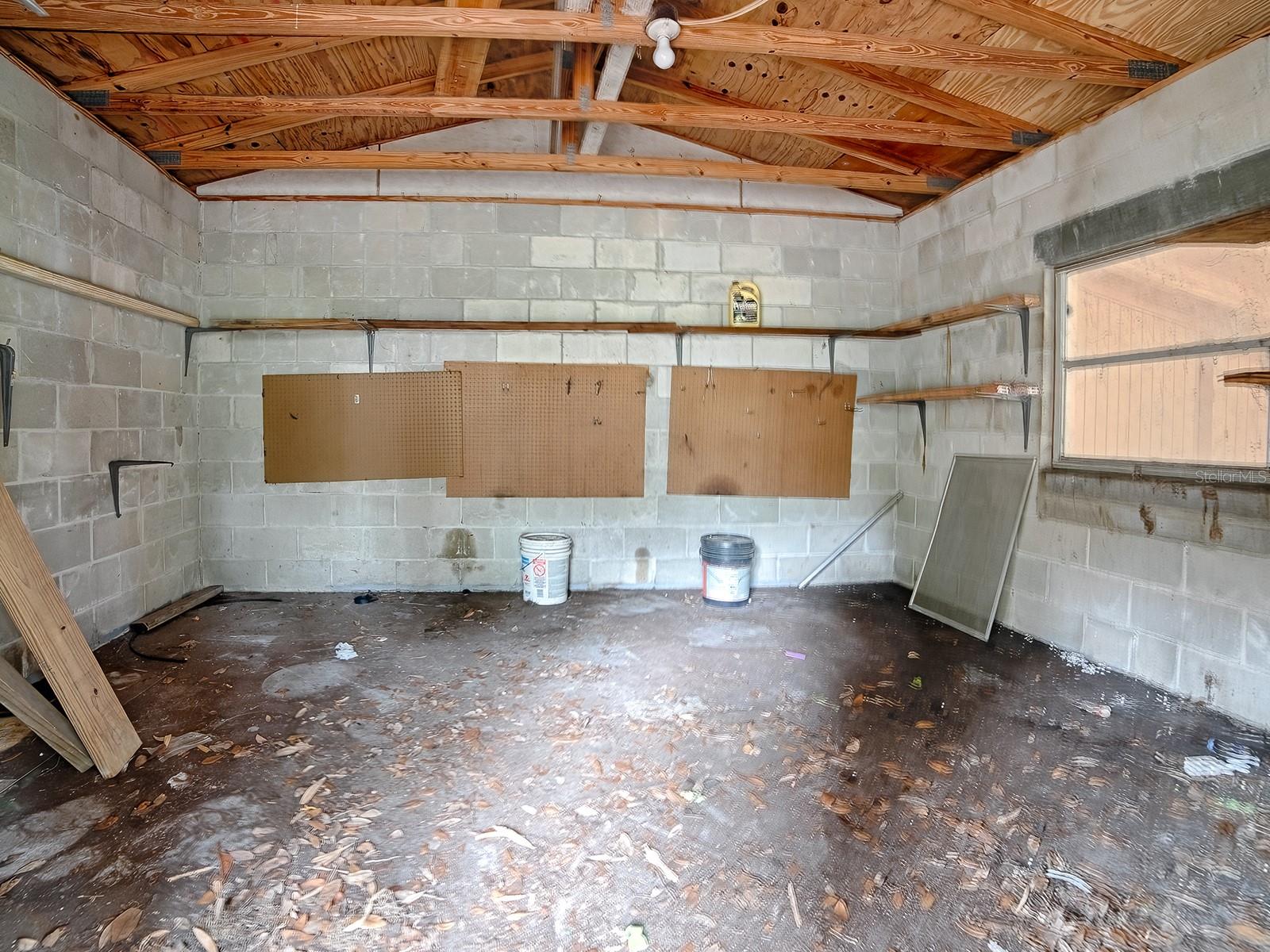 Image 36 of 42 For 913 Sheila Place