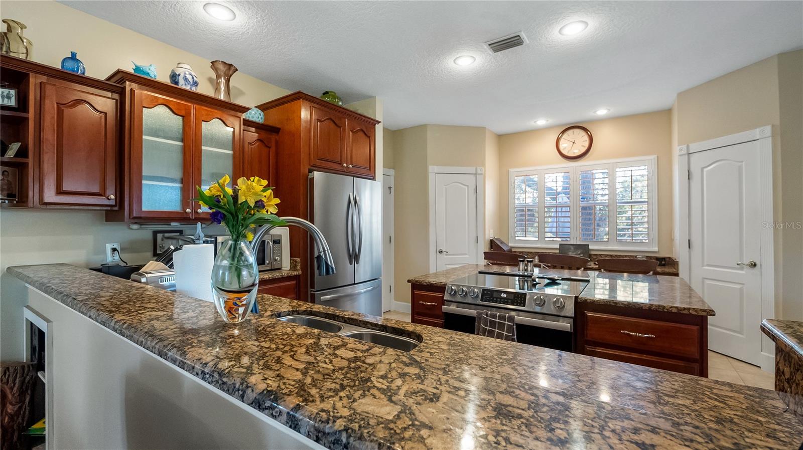 Image 17 of 39 For 110 Minnehaha Avenue