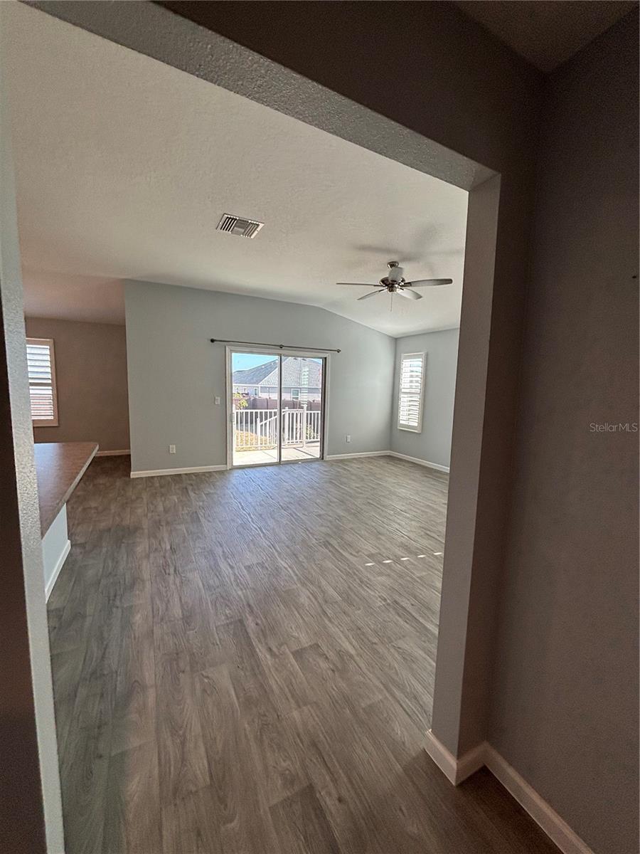 Image 13 of 39 For 3319 Rohan Road