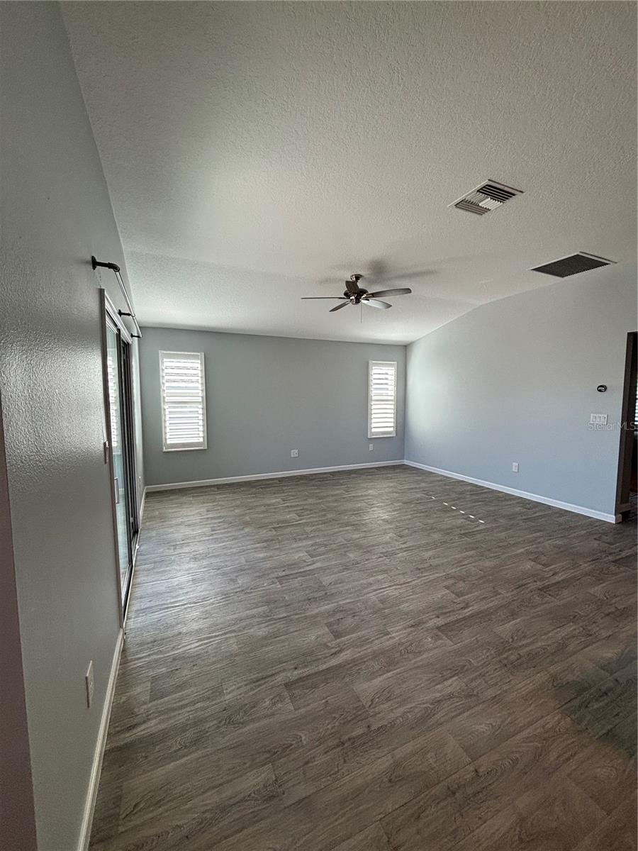 Image 15 of 39 For 3319 Rohan Road