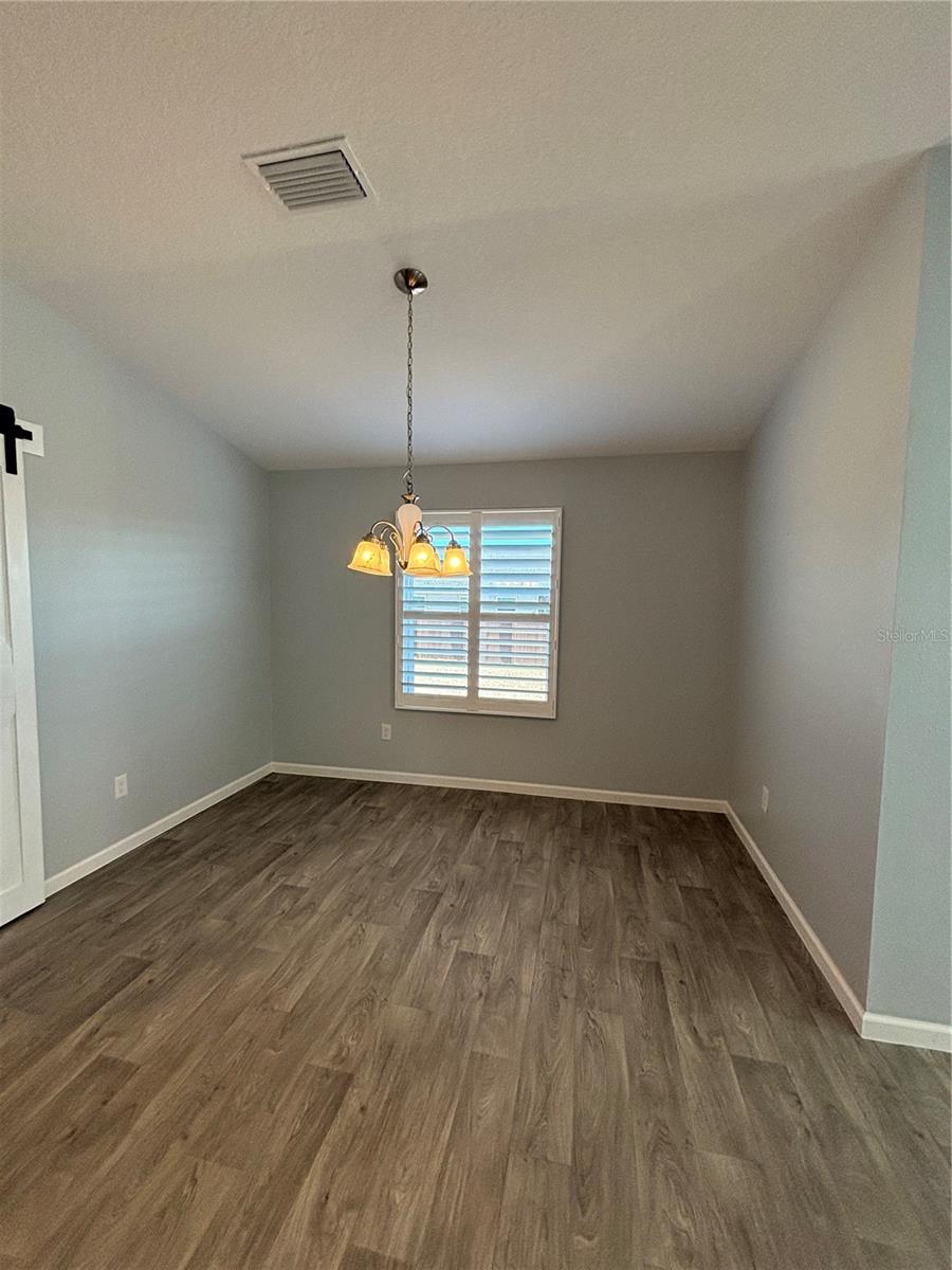 Image 16 of 39 For 3319 Rohan Road