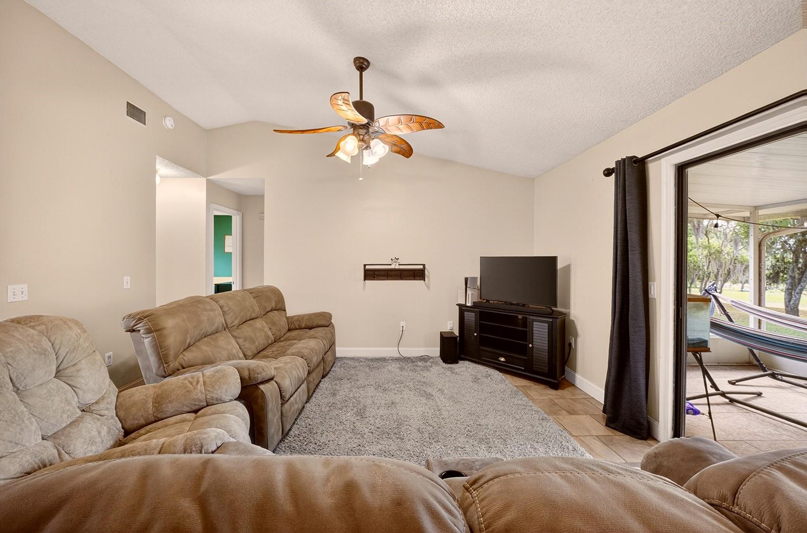 Image 9 of 40 For 12584 Wedgefield Drive