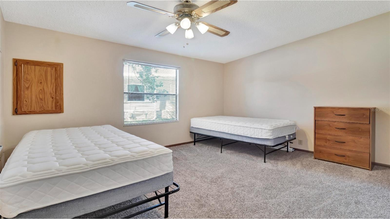 Image 18 of 32 For 2627 Fiddlewood Court 868