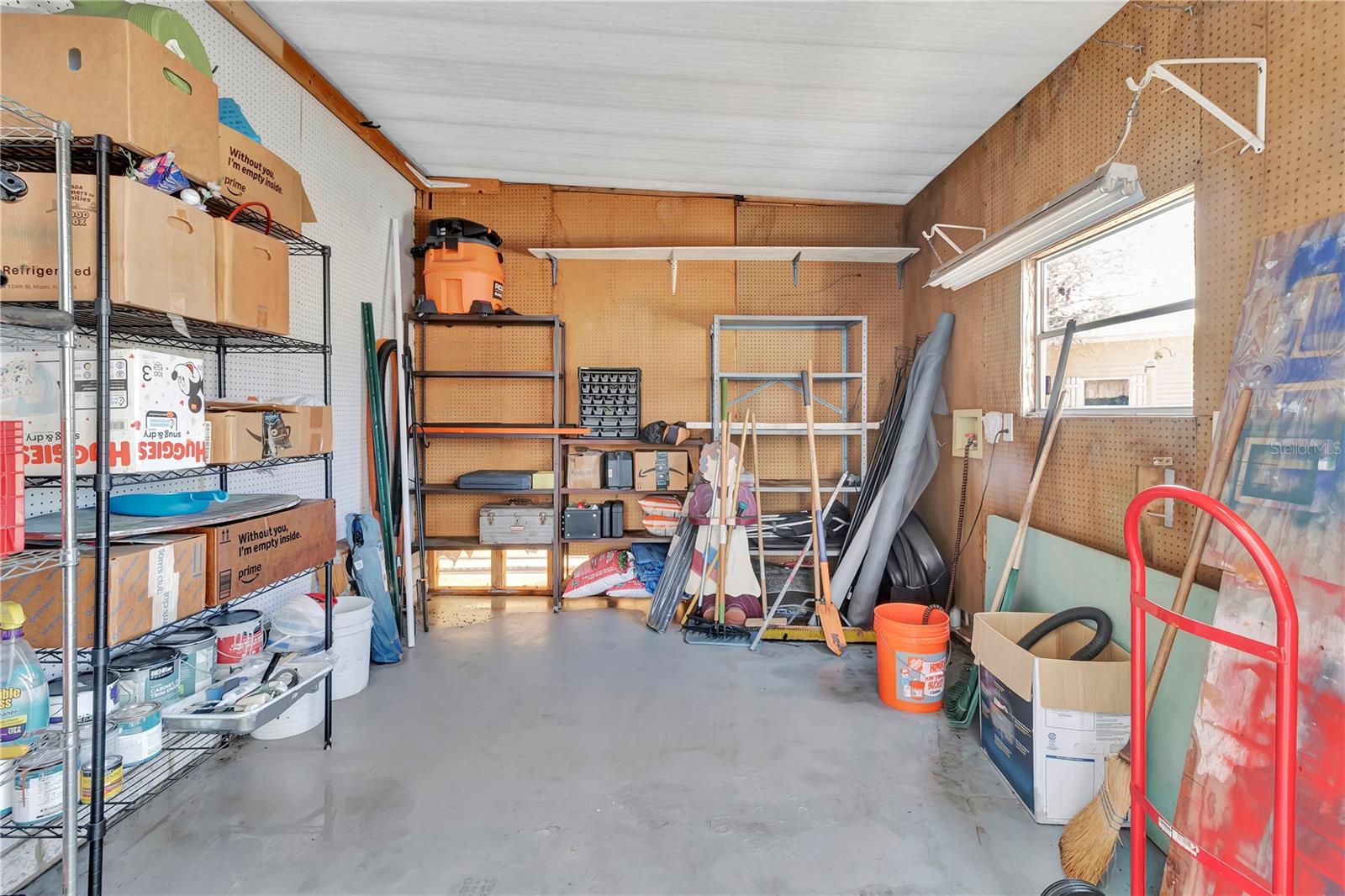 Image 27 of 32 For 2627 Fiddlewood Court 868