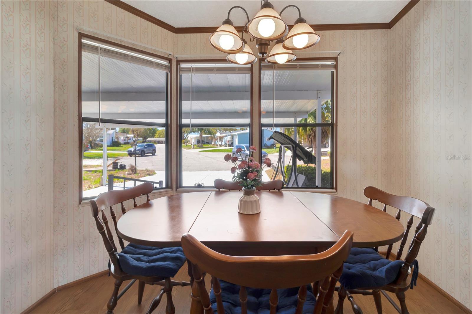 Image 8 of 32 For 2627 Fiddlewood Court 868