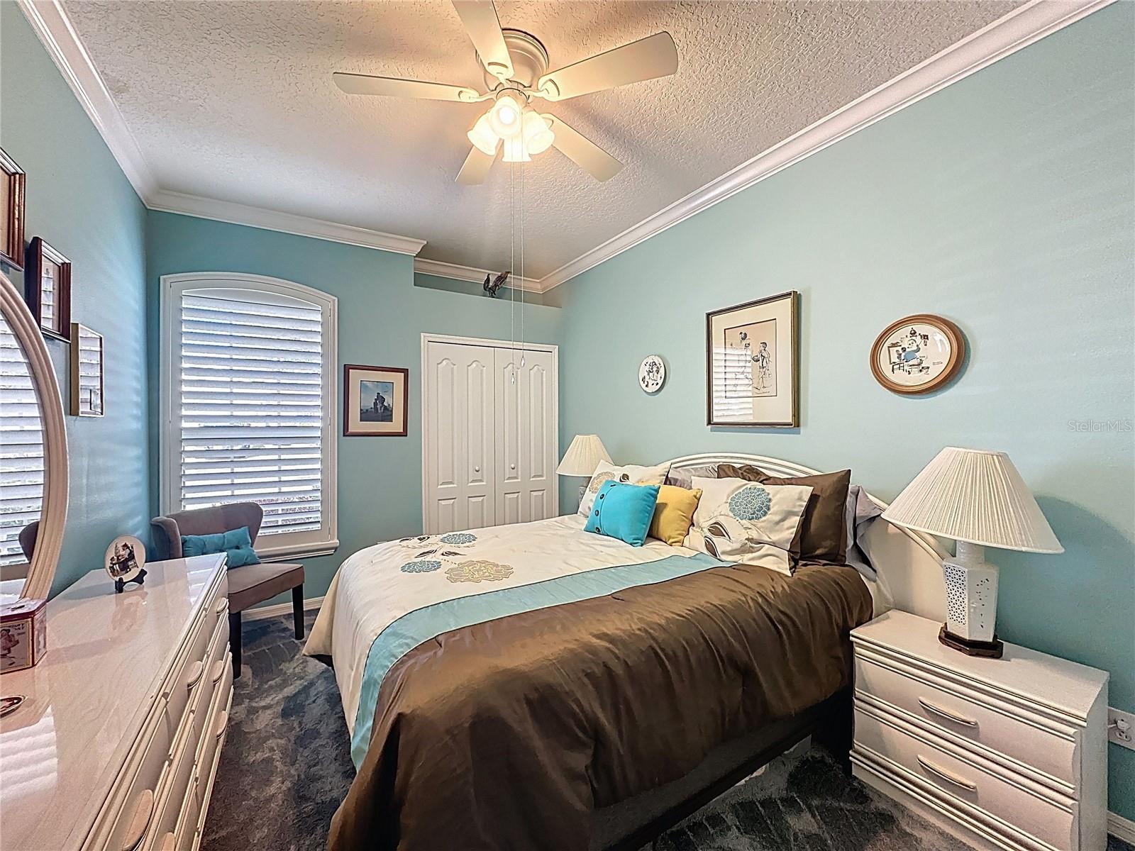 Image 10 of 72 For 2318 Fenton Avenue