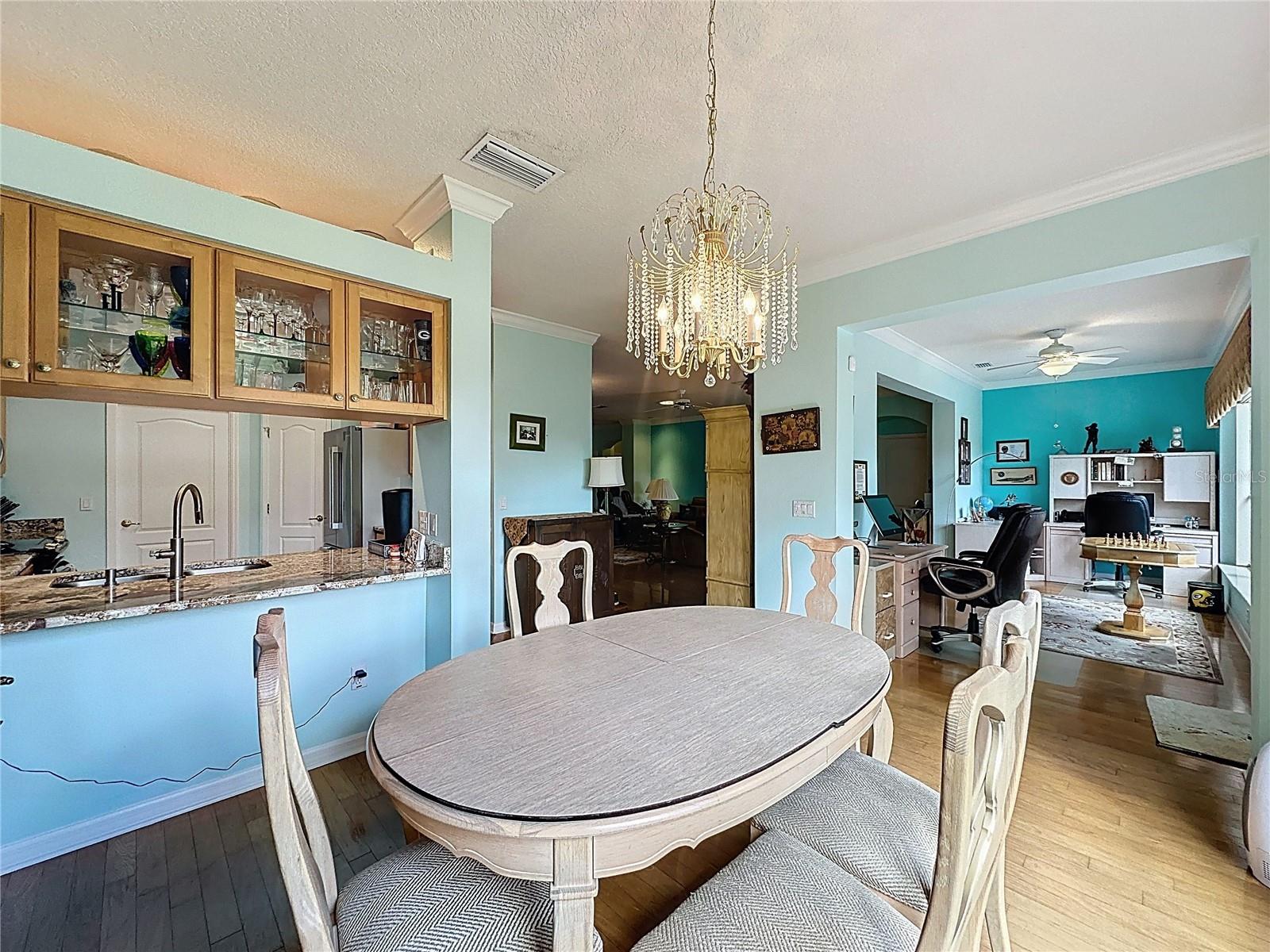 Image 20 of 72 For 2318 Fenton Avenue