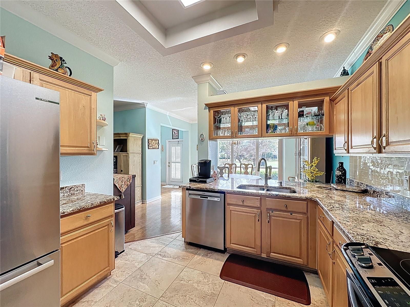 Image 22 of 72 For 2318 Fenton Avenue