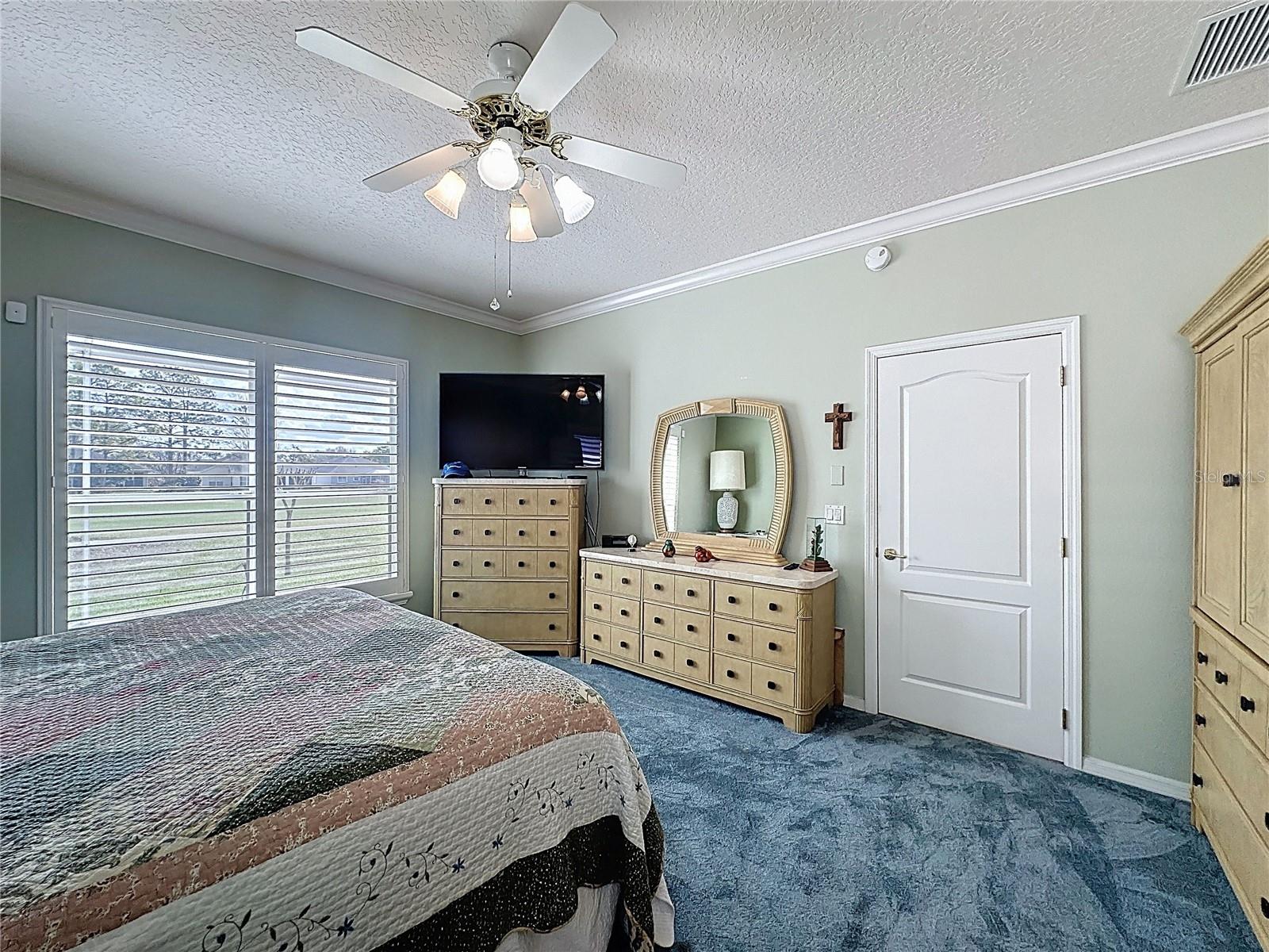 Image 27 of 72 For 2318 Fenton Avenue