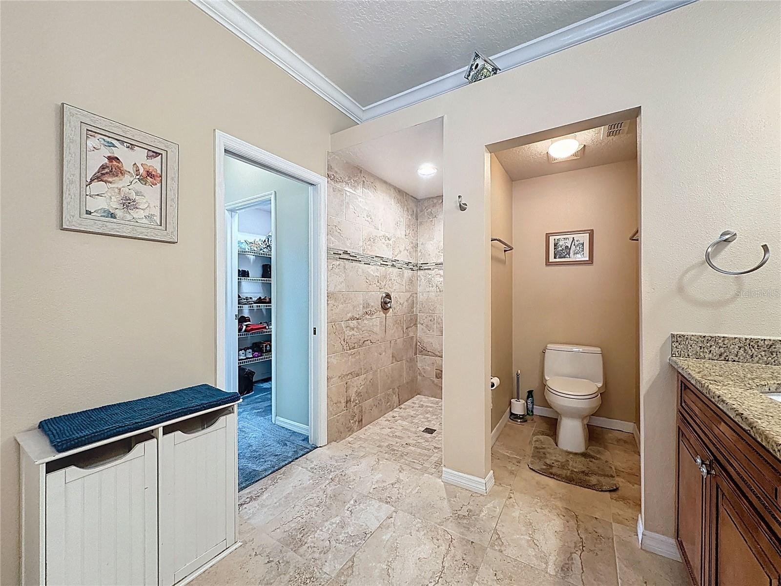 Image 30 of 72 For 2318 Fenton Avenue