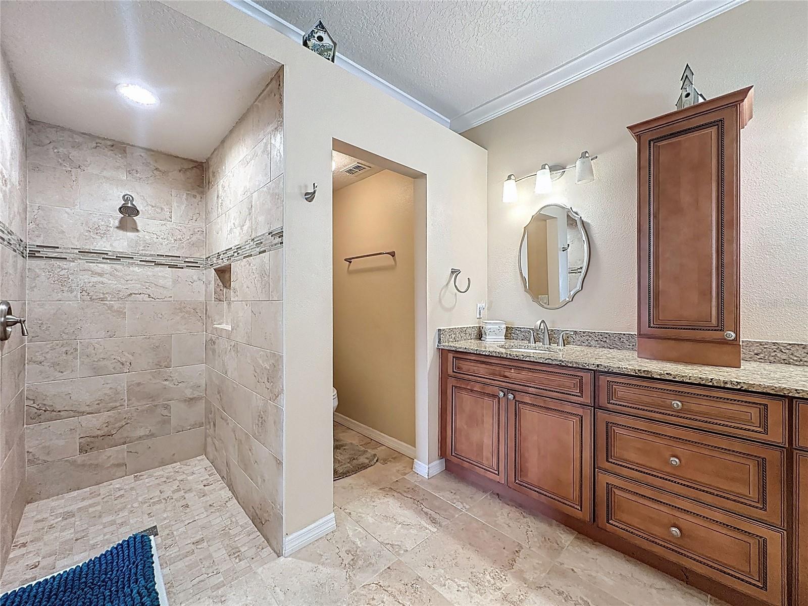 Image 31 of 72 For 2318 Fenton Avenue