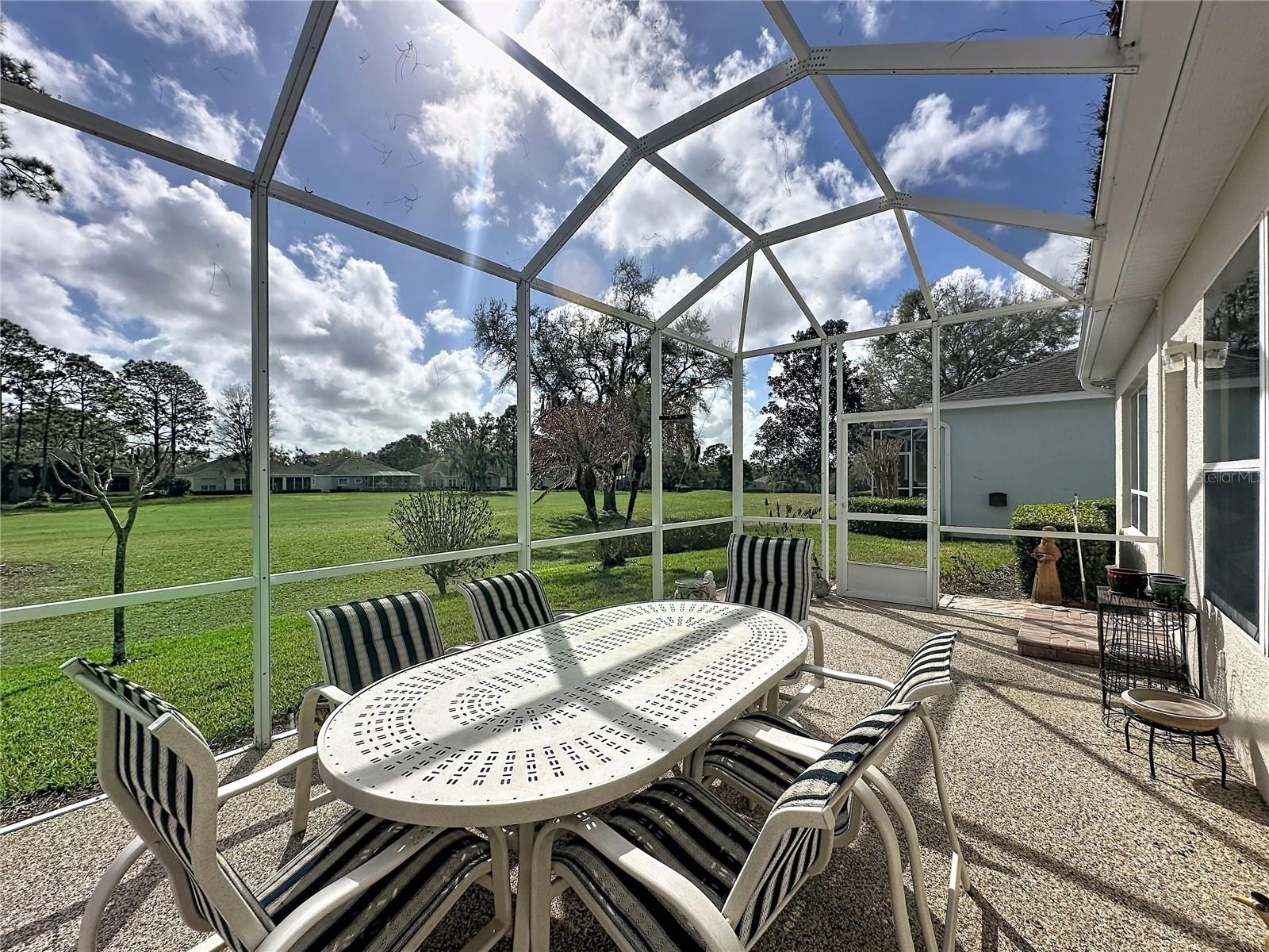 Image 34 of 72 For 2318 Fenton Avenue