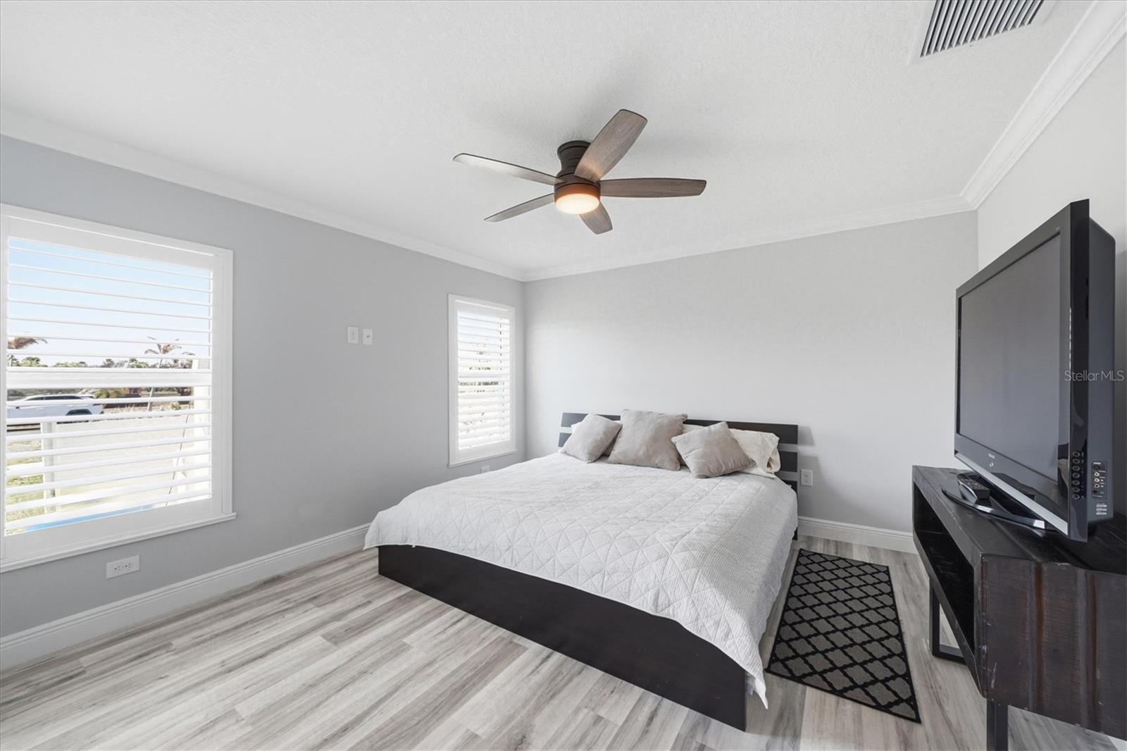 Image 26 of 49 For 6165 1st Street Sw