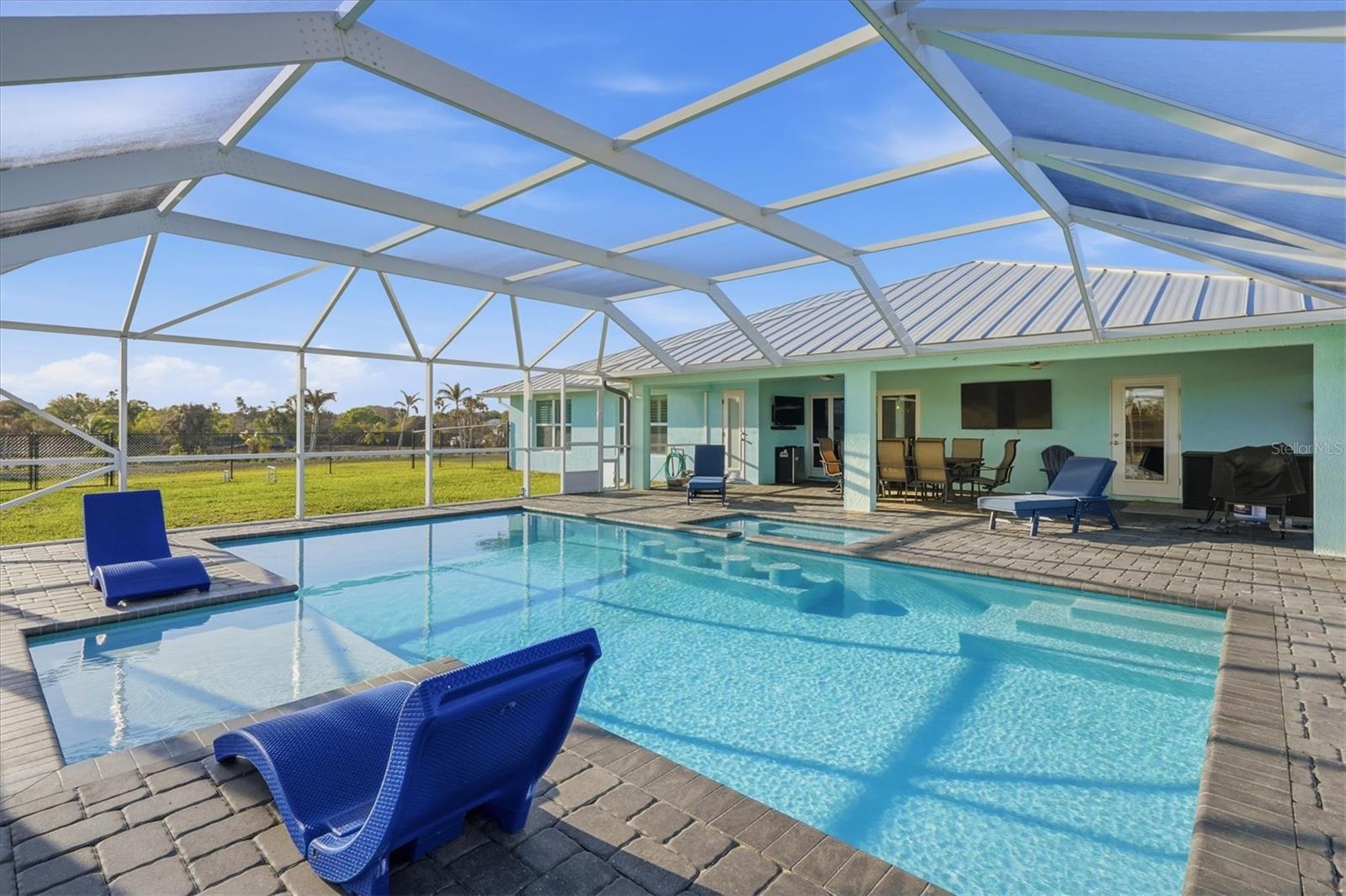 Image 33 of 49 For 6165 1st Street Sw