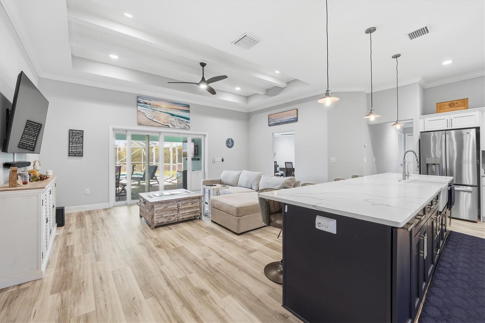 Image 5 of 49 For 6165 1st Street Sw