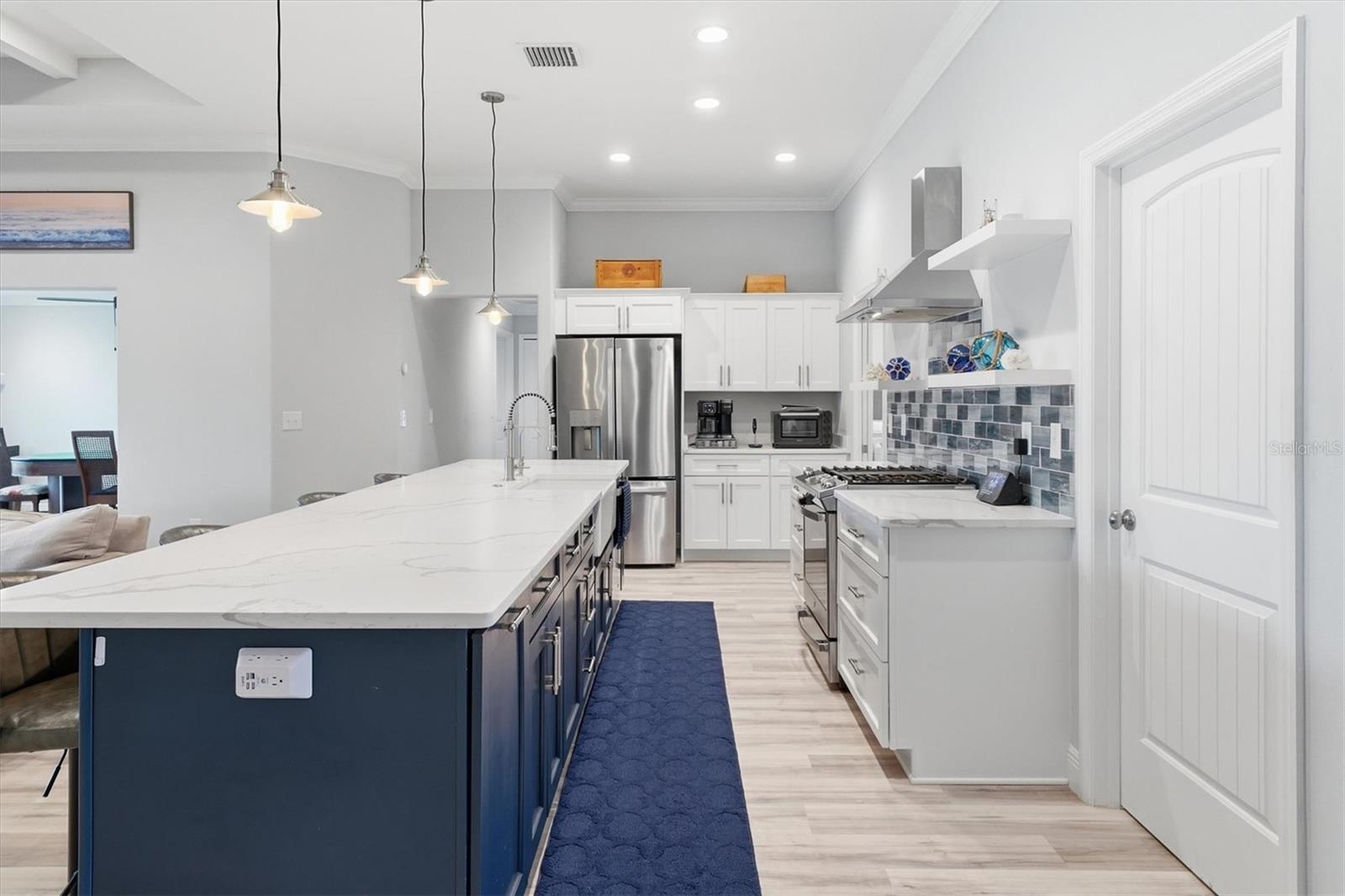 Image 6 of 49 For 6165 1st Street Sw